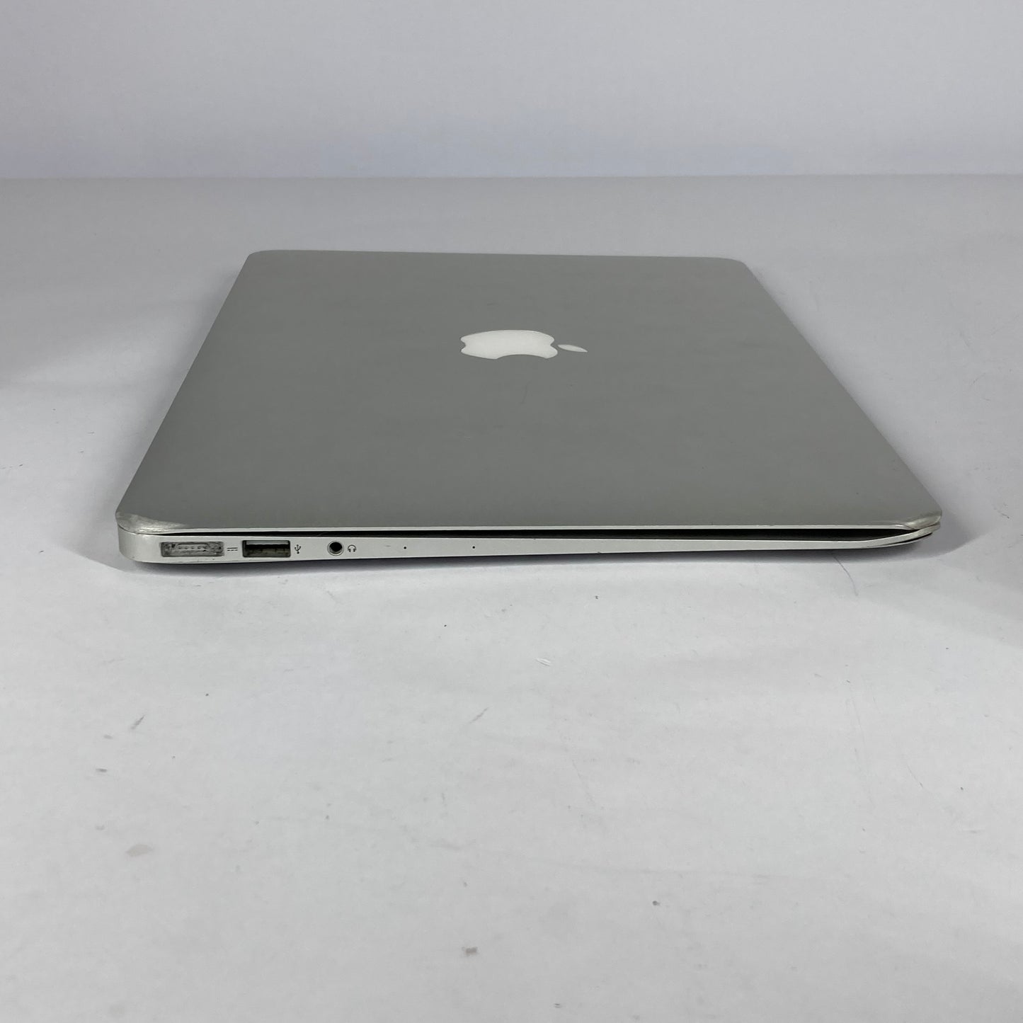 2017 Apple MacBook Air 13.3" i5 1.8GHz 8GB RAM 128GB SSD Silver A1466