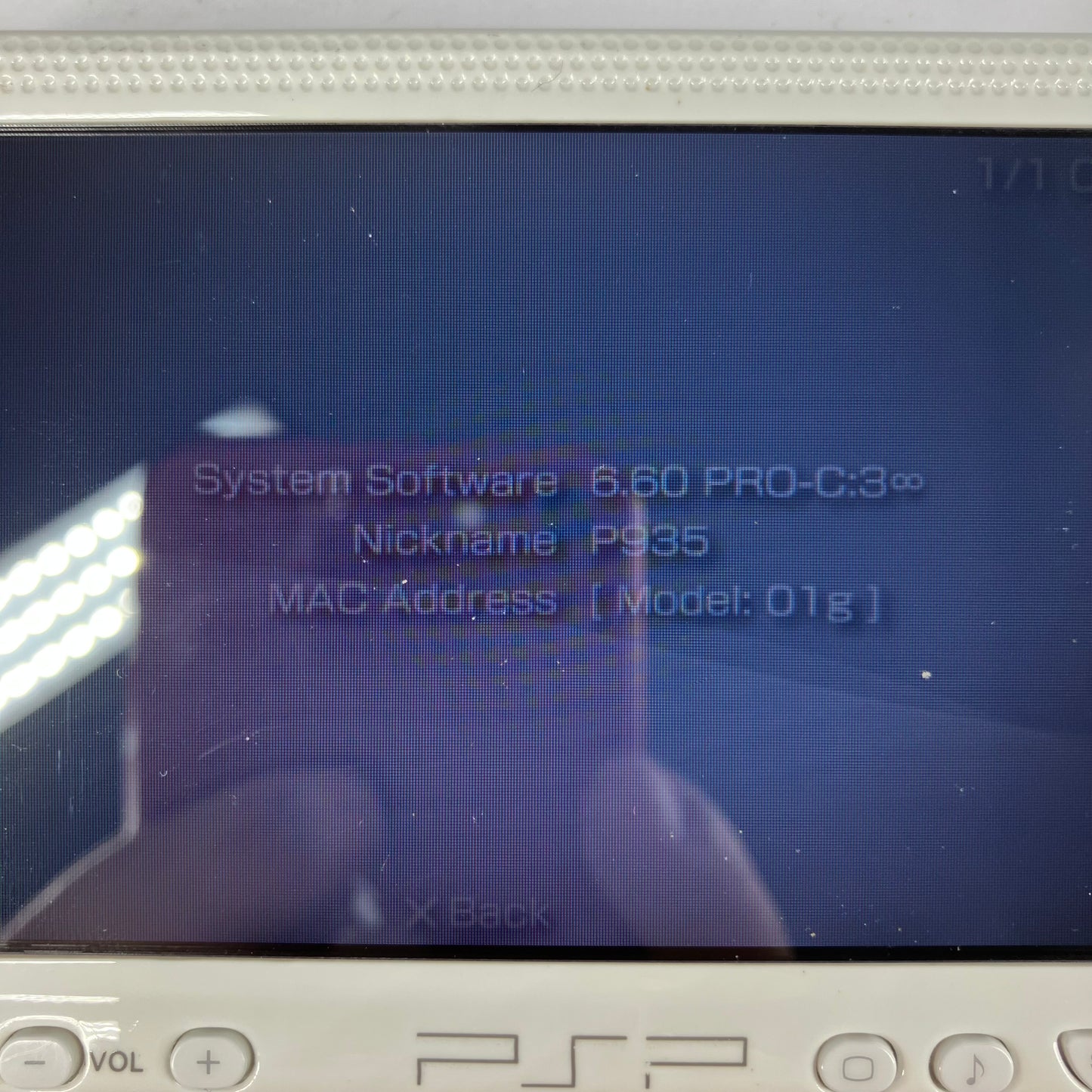 Sony PlayStation Portable PSP PSP-1000 Handheld Console Gaming System White