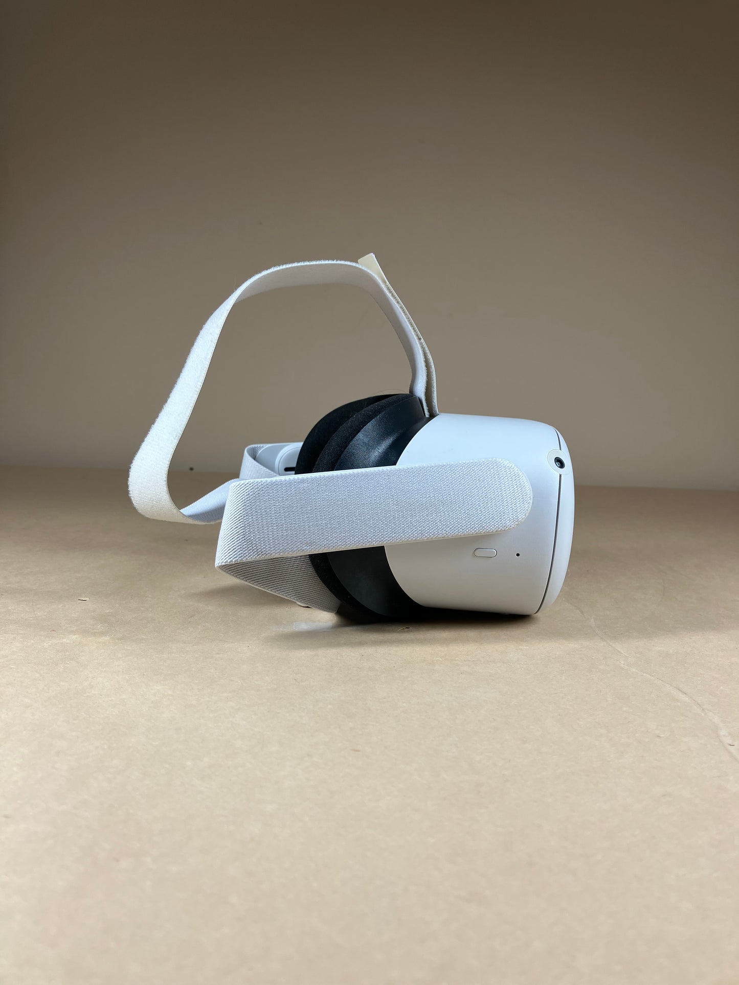 Oculus Quest 2 64GB Standalone All-in-One VR Headset KW49CM