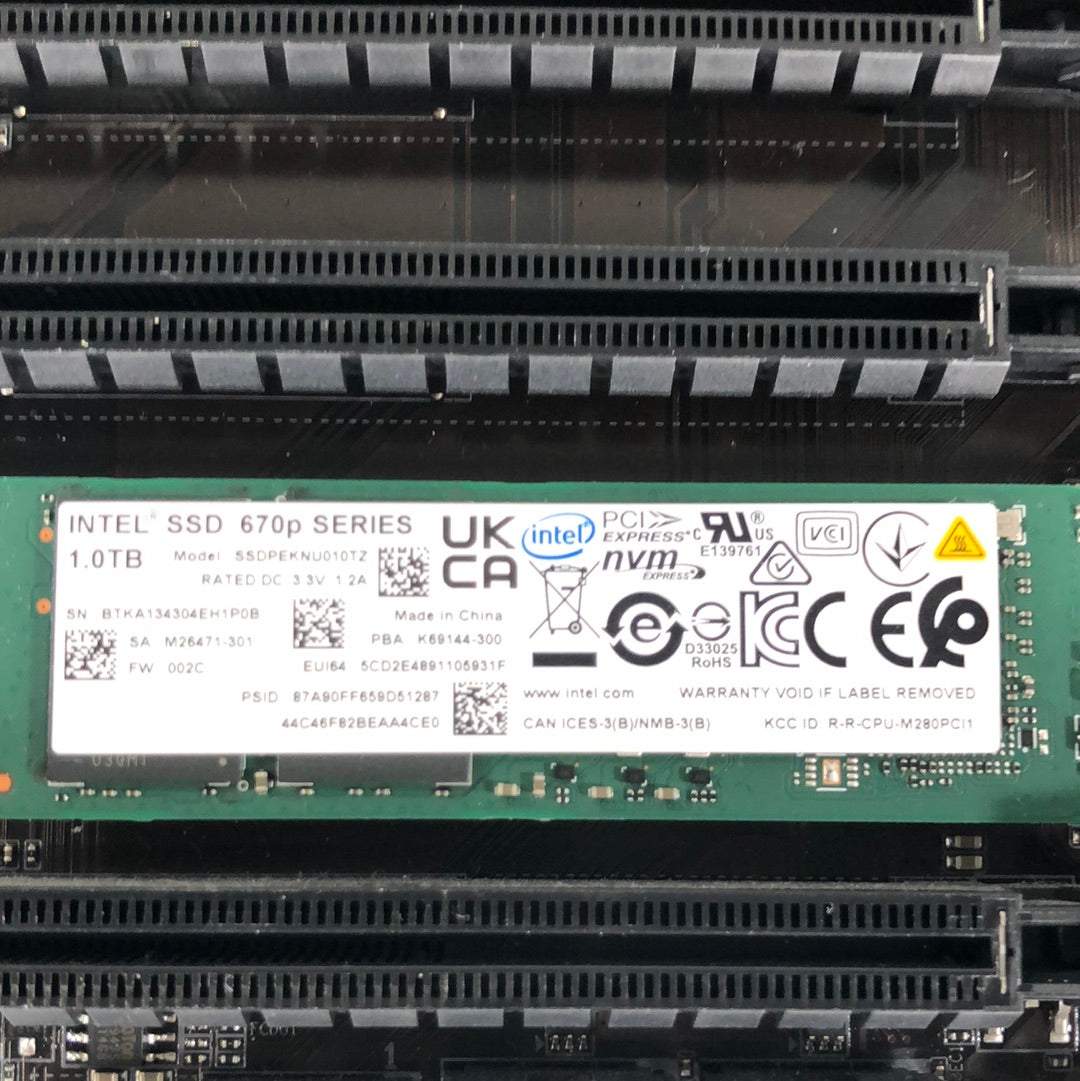 GIGABYTE B550 UD AC XPG GAMMIX D10 16GB (2x8) RAM Ryzen 7 3700X 1TB SSD CPU Combo