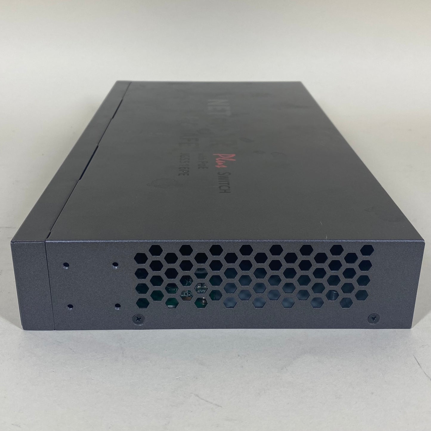 NETGEAR ProSAFE Plus Gigabit Switch with PoE JGS516PE