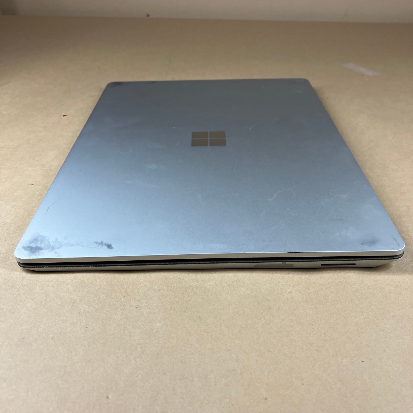 Microsoft Surface Laptop 1 1769 13.5" i5-7200U 2.5GHz 8GB RAM 256GB SSD w Dock