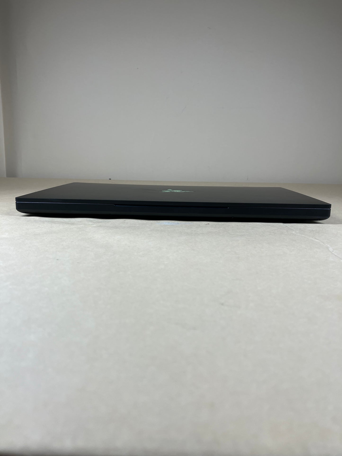 Razer Blade 15 RZ09-0369AE22 15.6" i7-10750H 16GB RAM 512GB SSD GeForce RTX 3060