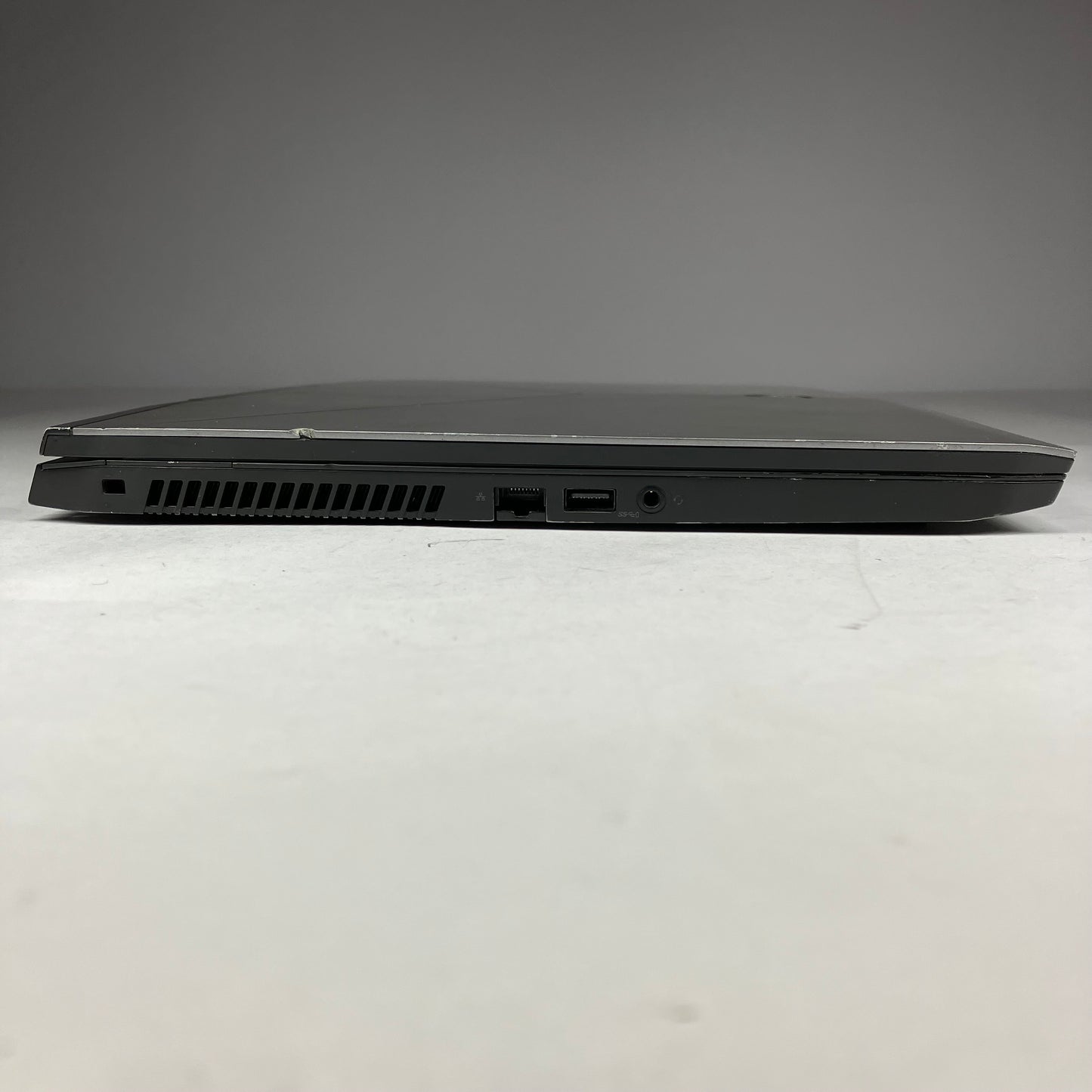 Alienware M17 P37E 17.3" i7-8750H 2.2GHz 32GB RAM 2TB SSD GeForce RTX 2060