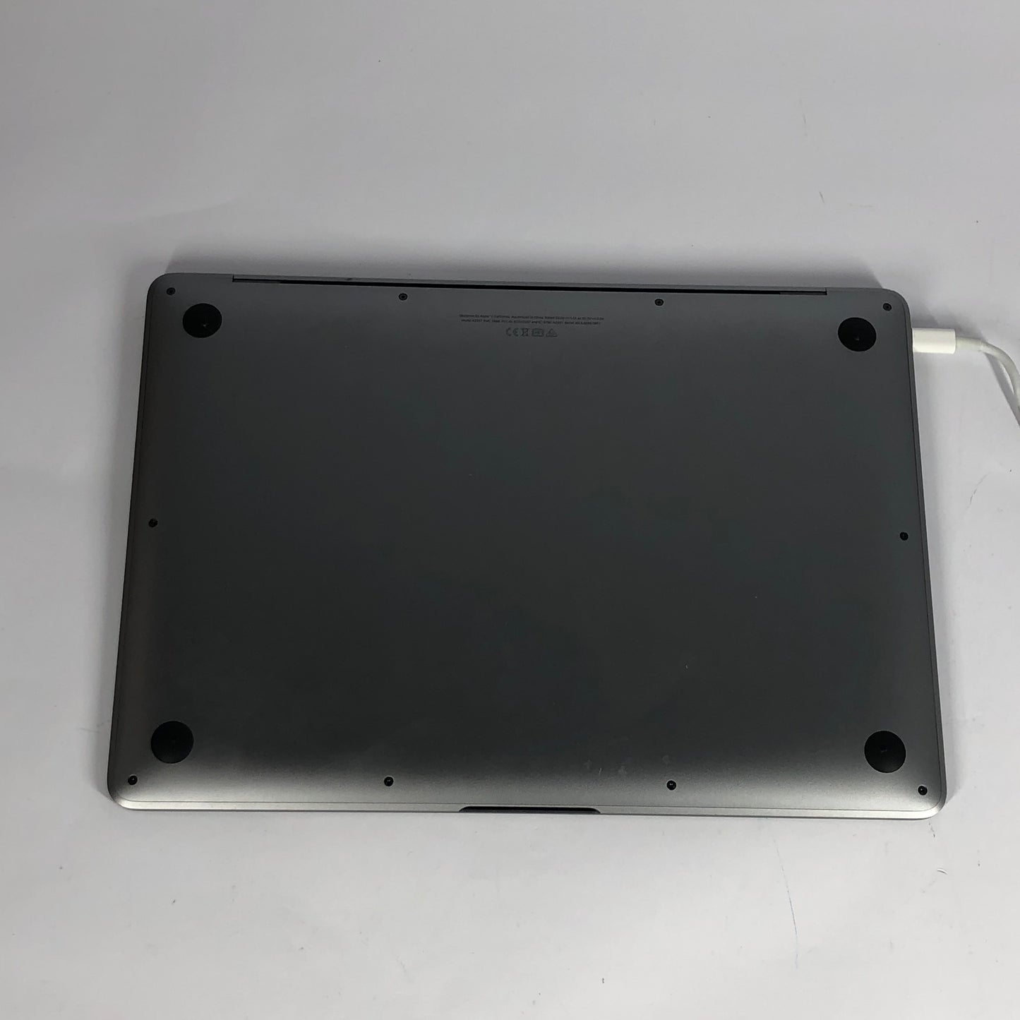 2020 Apple MacBook Air 13.3" M1 7C GPU 3.2GHz 8GB RAM 256GB SSD A2337