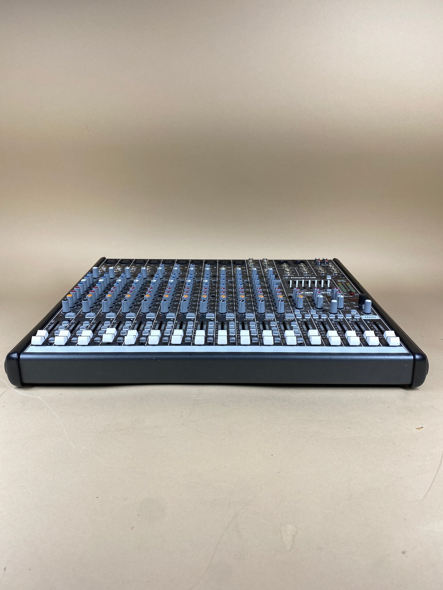 Mackie ProFX16 Professional Mic/Line Mixer with FX POP-PROFX16-V2