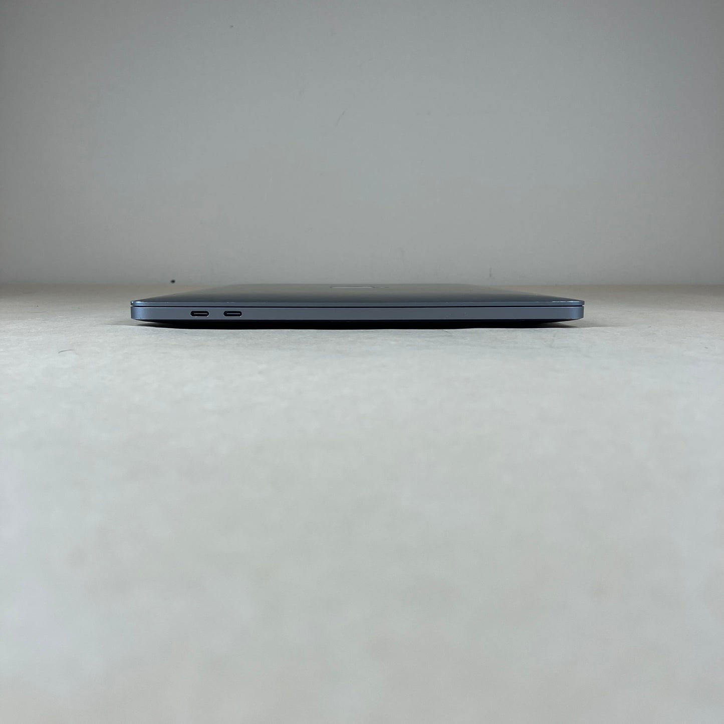 2018 Apple MacBook Air 13.3" i5 2.3GHz 8GB RAM 256GB SSD Space Gray A1989