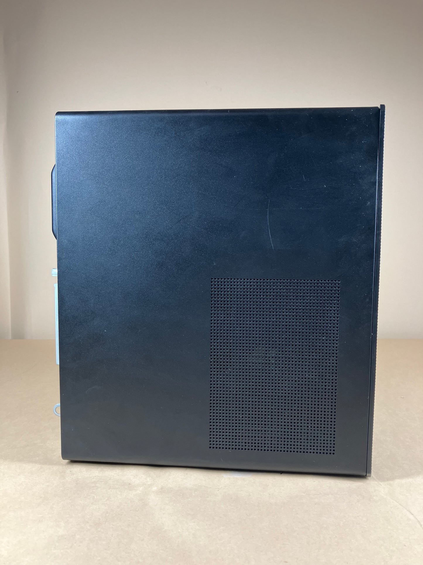 HP Pavilion Desktop TG01-2003w Ryzen 5 5600G 16GB RAM 256GB SSD RX 5500