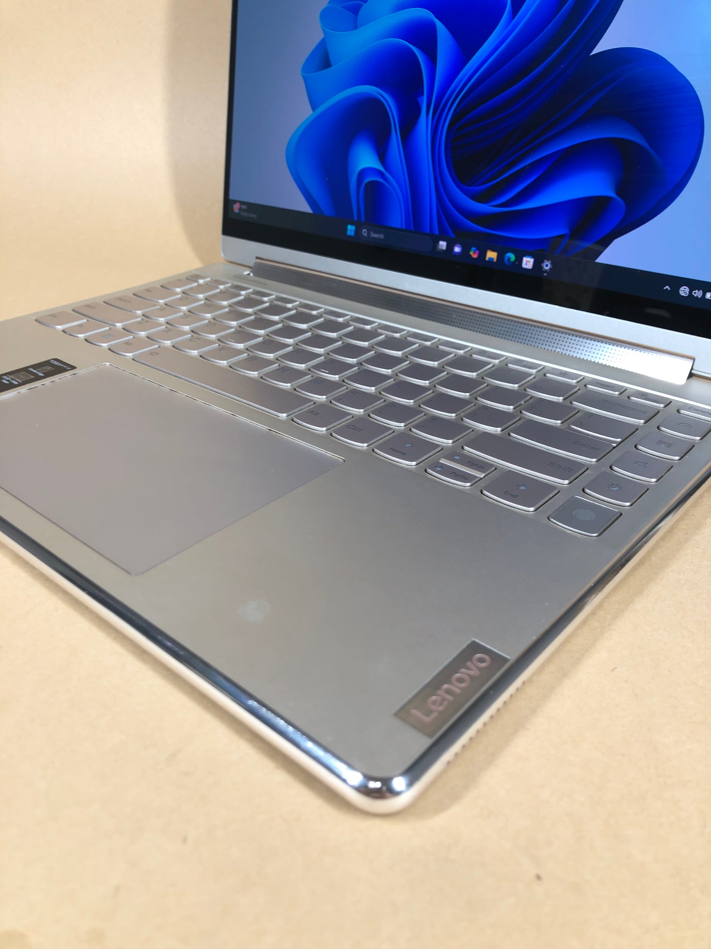 Lenovo Yoga 9 14IRP8 14IRP8 I7-1360P 2.20GHz 16GB RAM 512GB SSD WIN 11 HOME