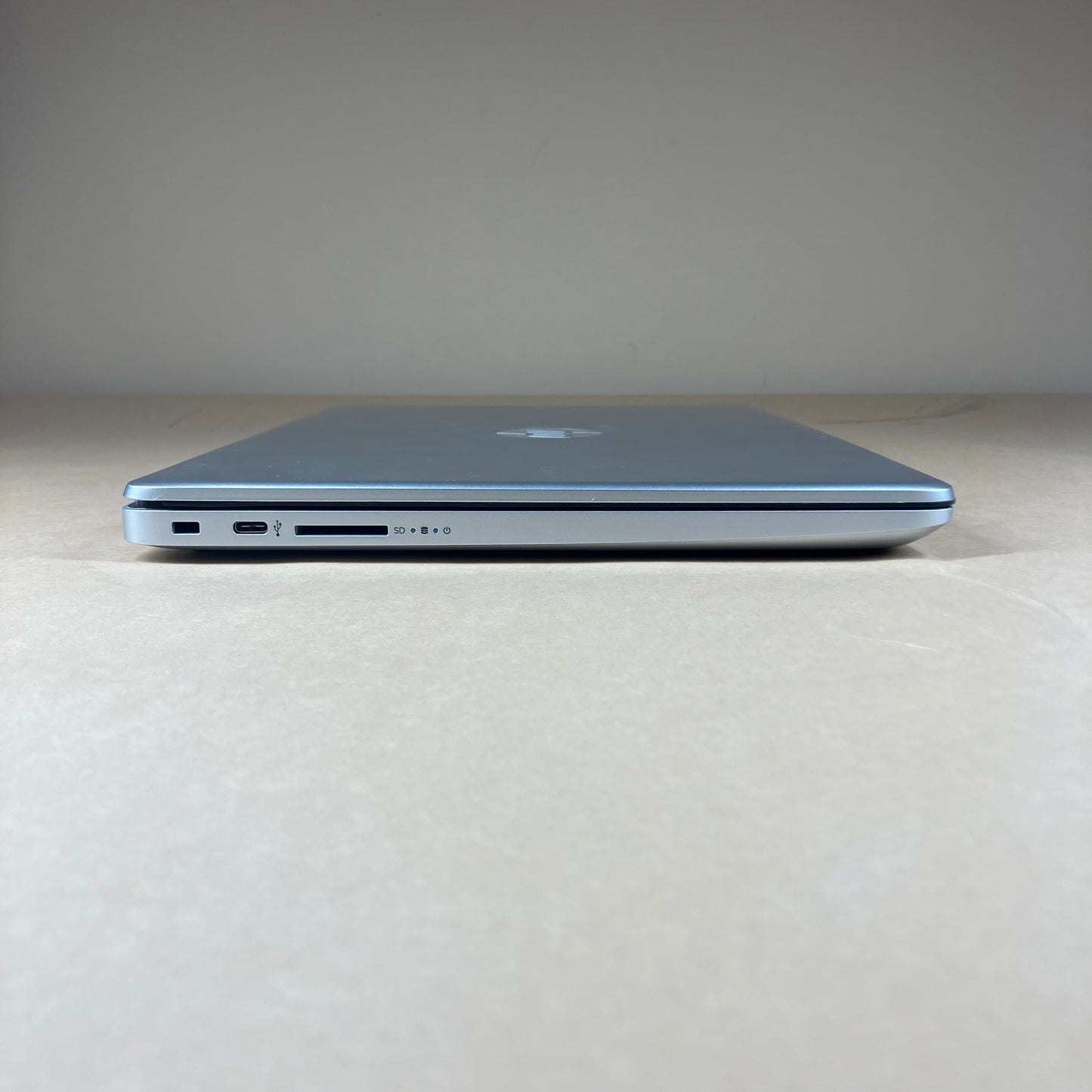 HP Notebook 14-DK0022WM 14" Ryzen 3200U 2.6GHz 4GB RAM 128GB SSD Radeon Vega 3