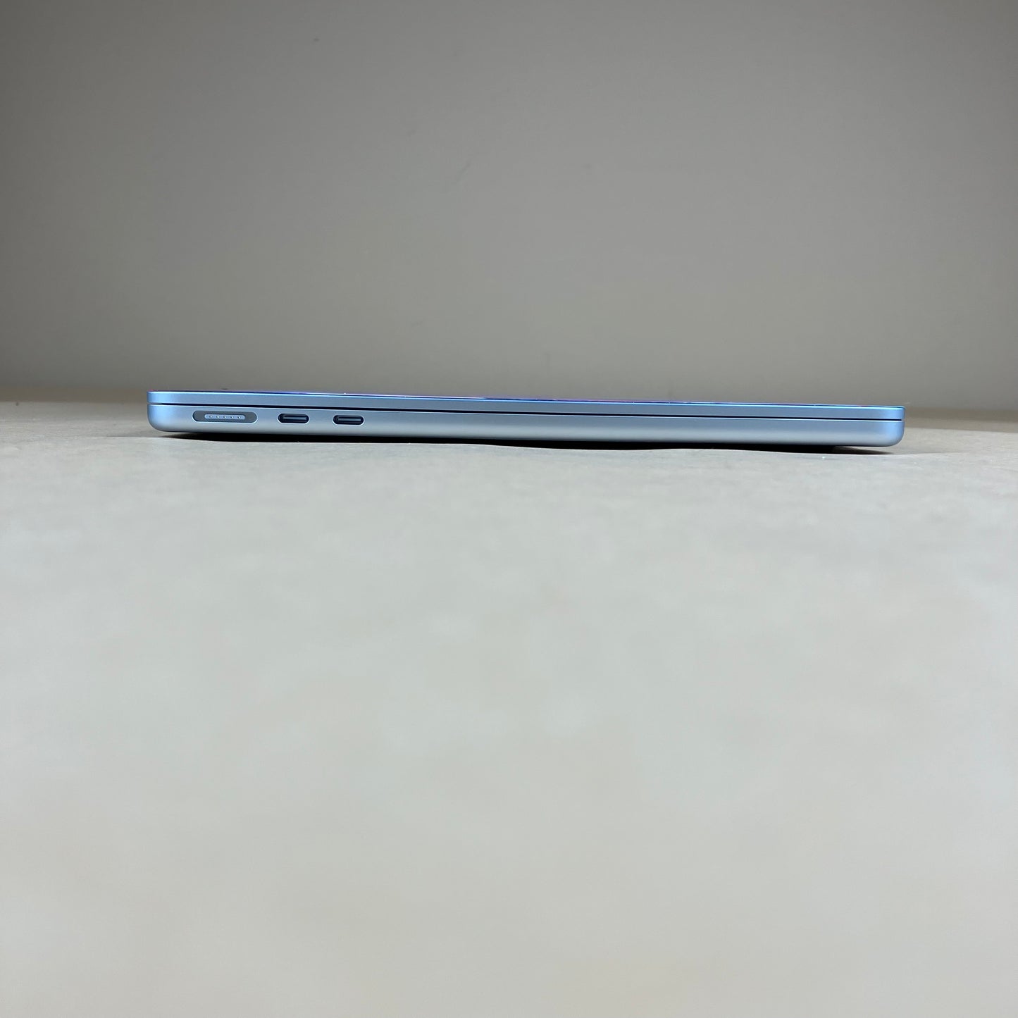 2025 Apple MacBook Air 13.6" M4 8C GPU 4.5GHz 16GB RAM 256GB SSD A3240