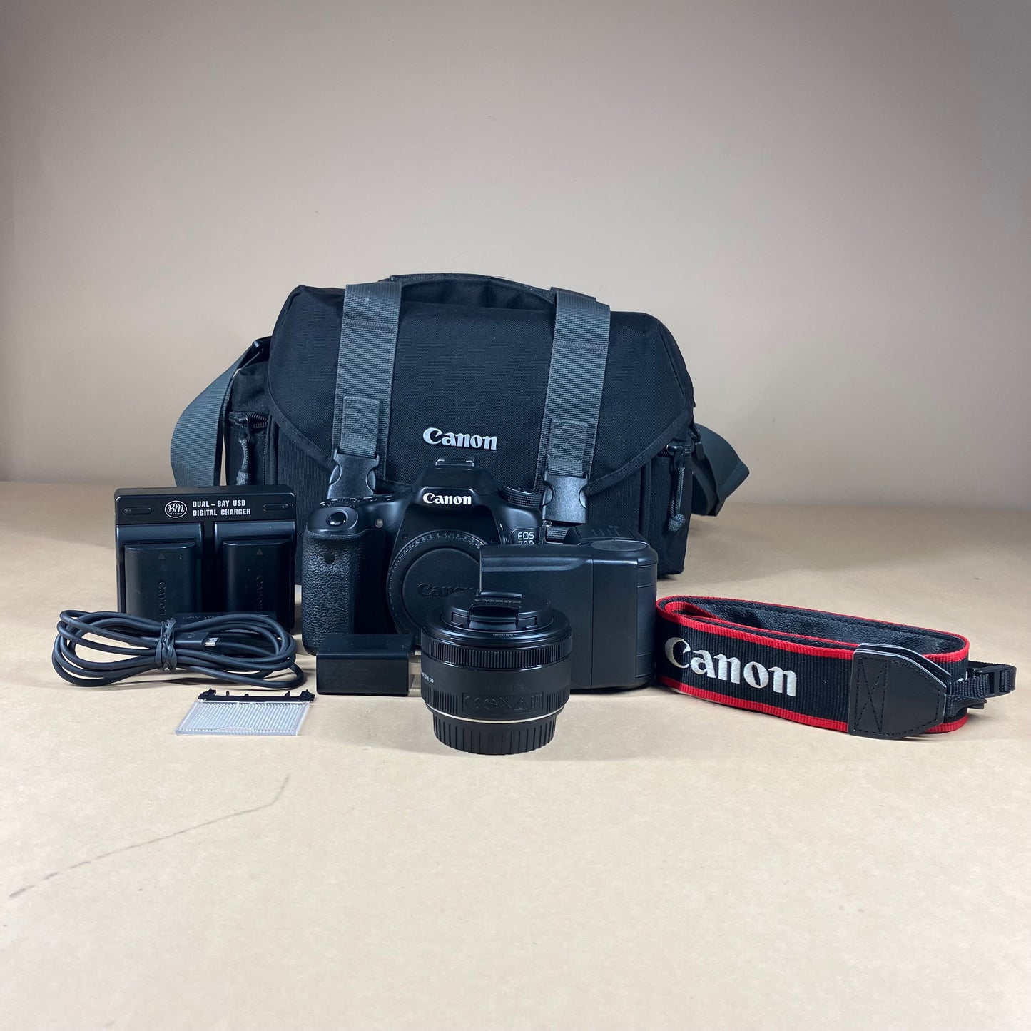 Canon EOS 70D with Canon 50 MM 1:18 STM Lens
