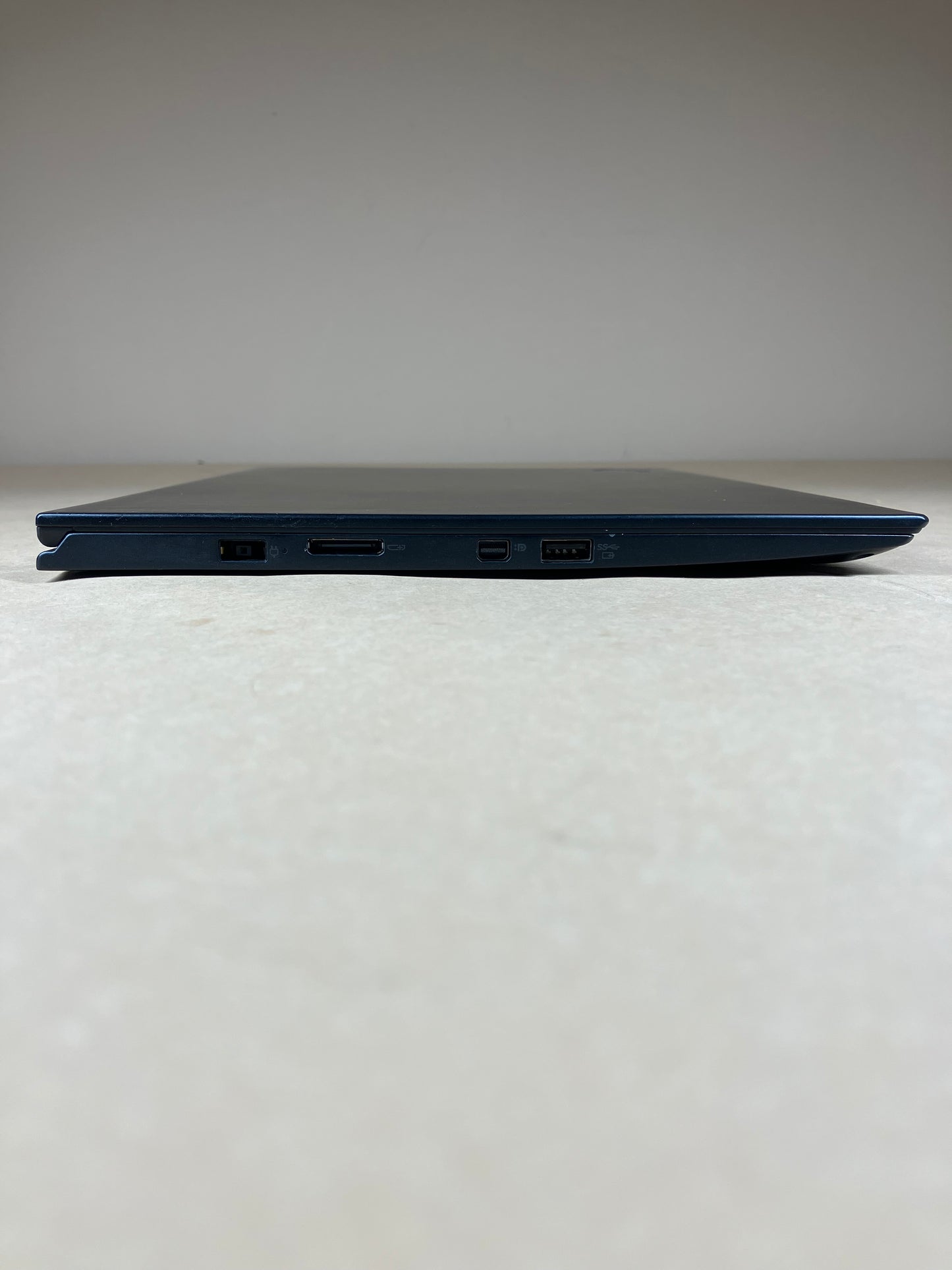 Lenovo ThinkPad X1 CARBON GEN 4 14" i7-6600U 2.6GHz 8GB RAM 256GB SSD