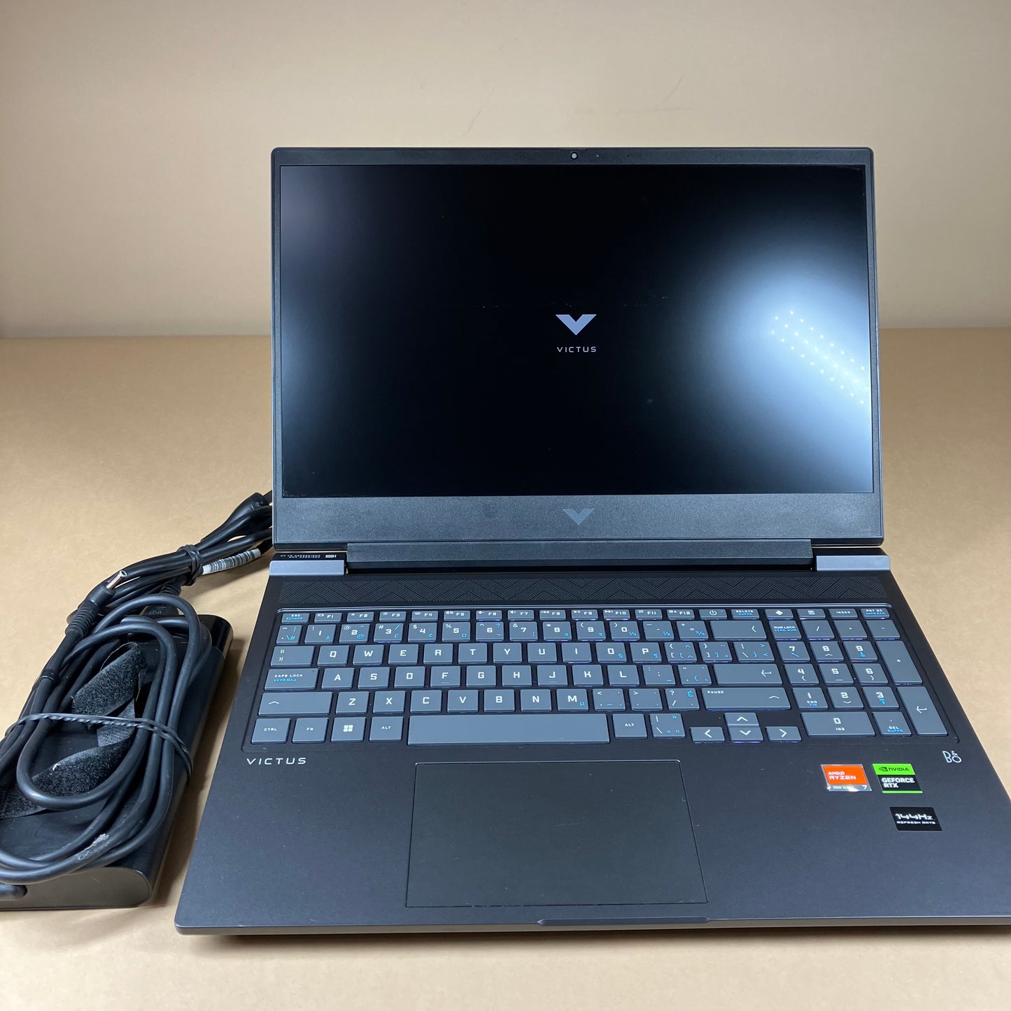 HP Victus 16-S0010CA 16" Ryzen 7 7840HS 3.8GHz 40GB RAM 1TB SSD GeForce RTX 4060