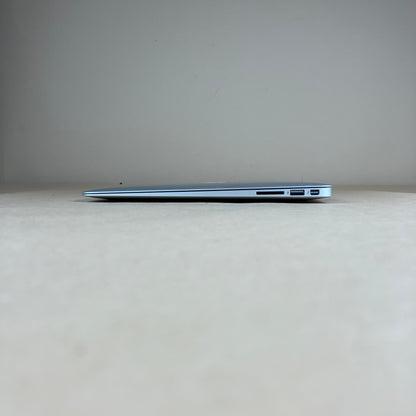 2017 Apple MacBook Air 13.3" i5 1.8GHz 8GB RAM 128GB SSD Silver A1466