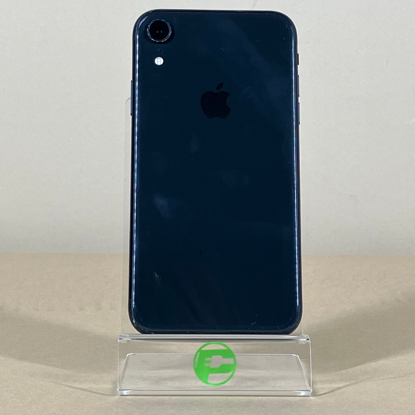 Broken Unlocked Apple iPhone XR 64GB 16.6.1 MT2E2LL/A Battery Bright Spots