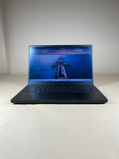 Razer Blade 15 RZ09-0369AE22 15.6" i7-10750H 16GB RAM 512GB SSD GeForce RTX 3060