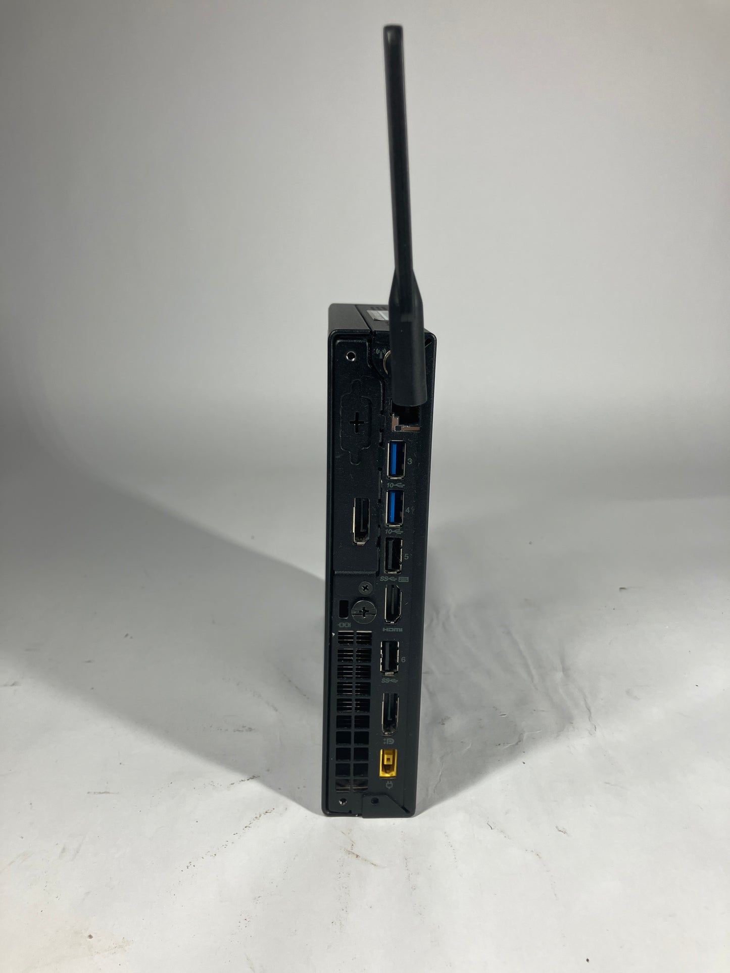 Lenovo ThinkCentre M720Q 10T7-002CUS Core i5-8400T 1.70GHz 8GB RAM 256GB SSD