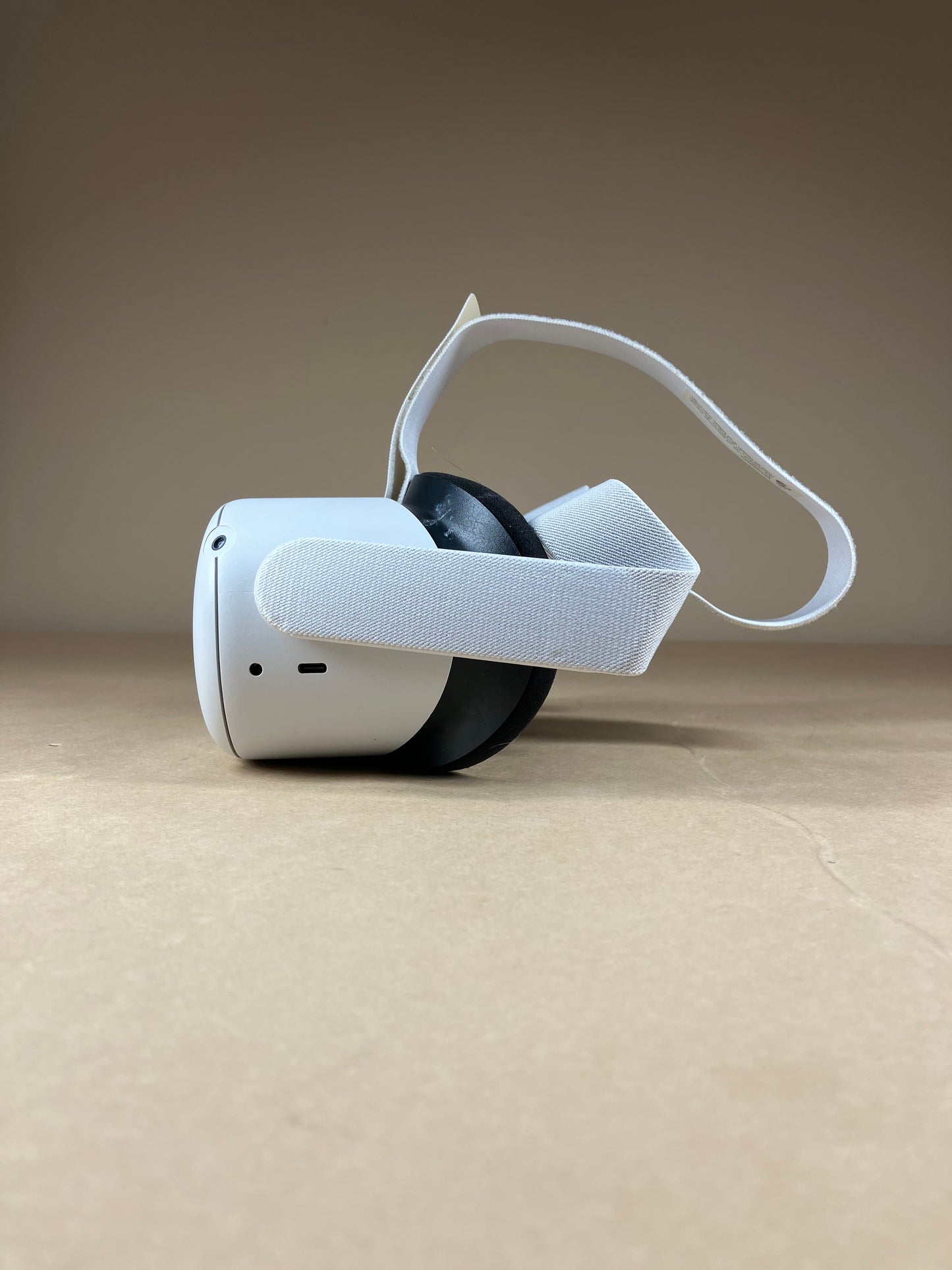 Oculus Quest 2 64GB Standalone All-in-One VR Headset KW49CM
