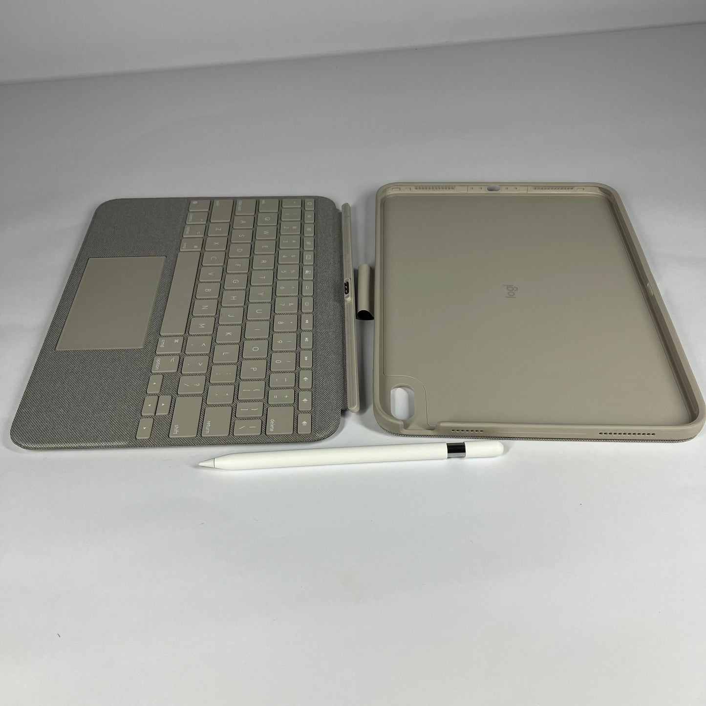 WiFi Only Apple iPad 11" (A16) 128GB Pink MD4E4LL/A Bundle