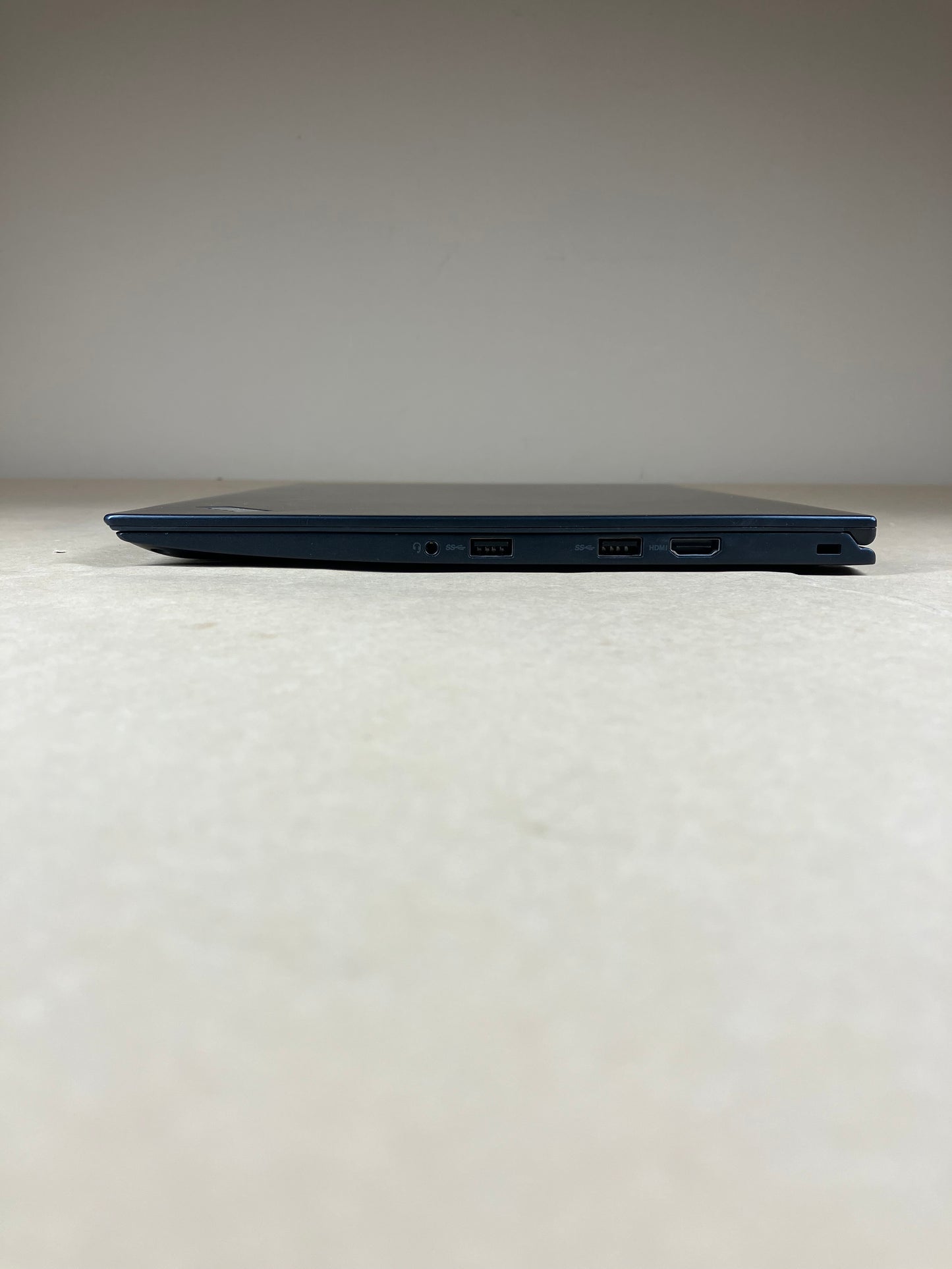 Lenovo ThinkPad X1 CARBON GEN 4 14" i7-6600U 2.6GHz 8GB RAM 256GB SSD