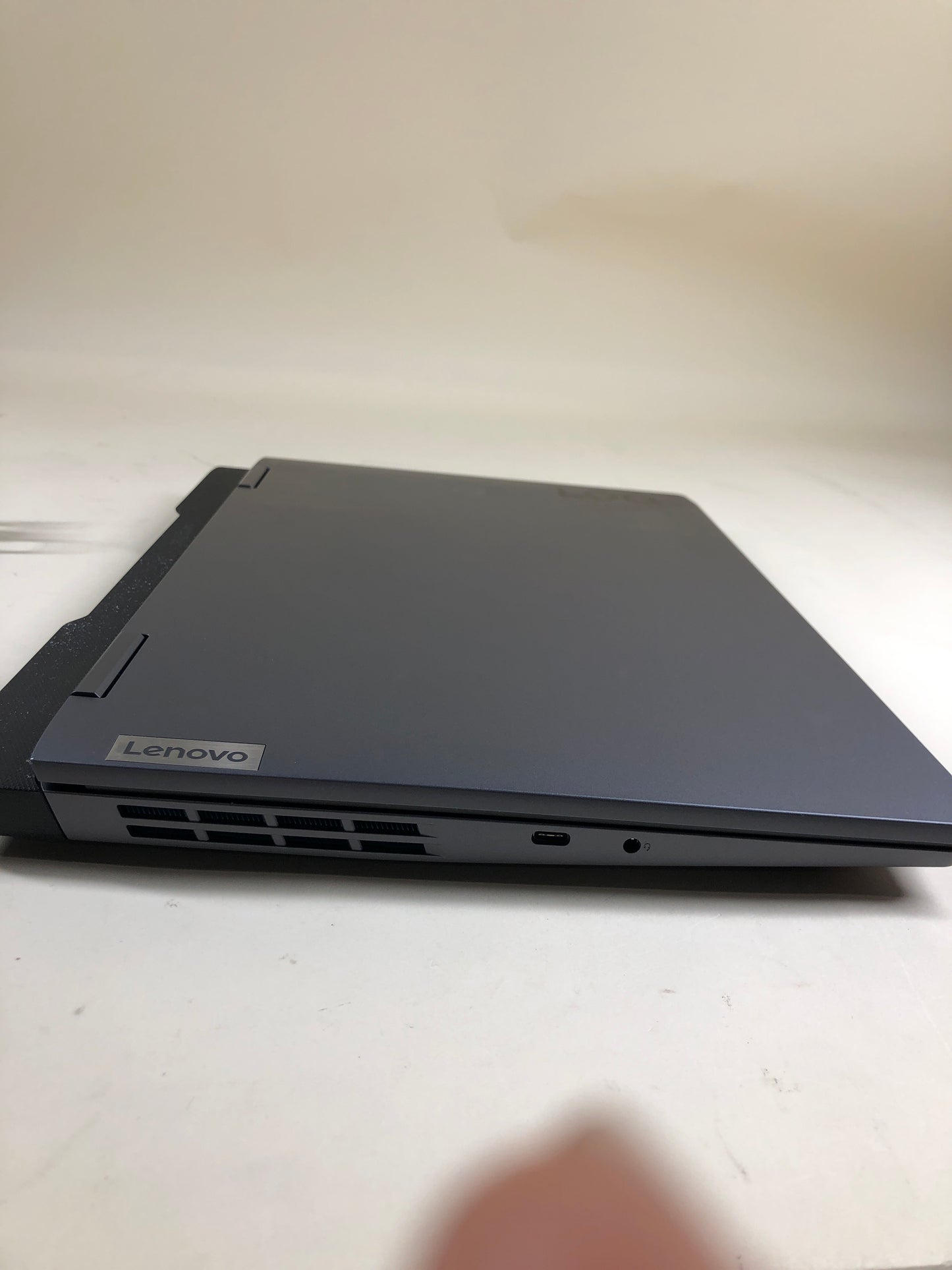 Lenovo LOQ 15APH8 14" Ryzen 7 7840HS 3.8GHz 8GB RAM 512GB SSD GeForce RTX 4050