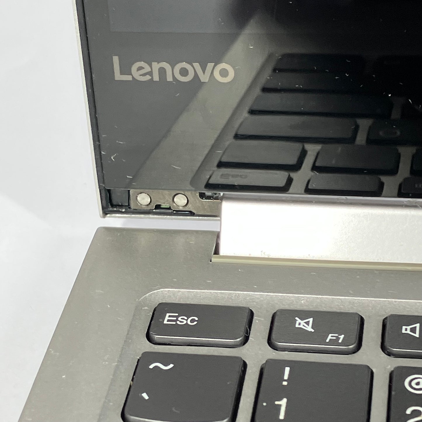 Lenovo YOGA 730 730-13IKB 13.3" i5-8250U 1.6GHz 8GB RAM 512GB SSD