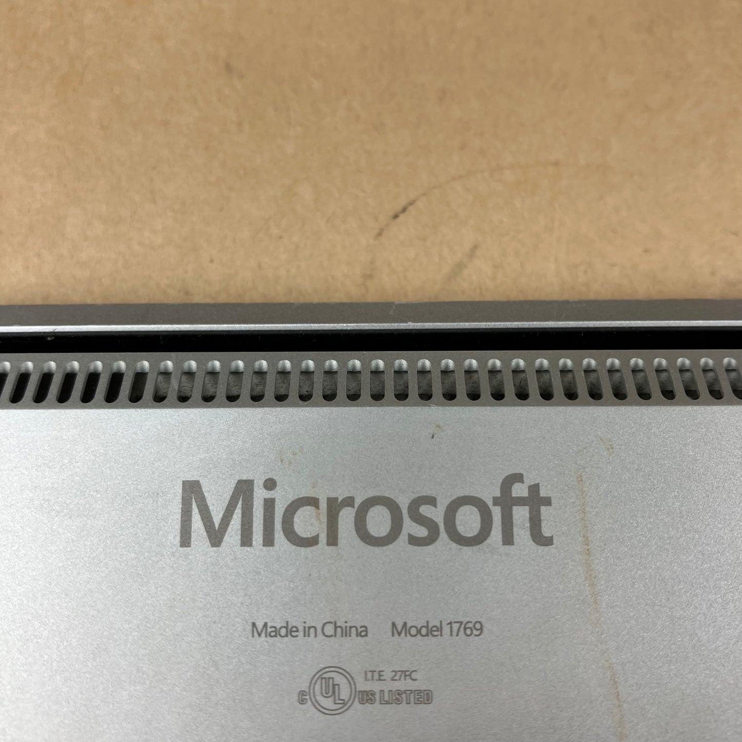 Microsoft Surface Laptop 1 1769 13.5" i5-7200U 2.5GHz 8GB RAM 256GB SSD w Dock