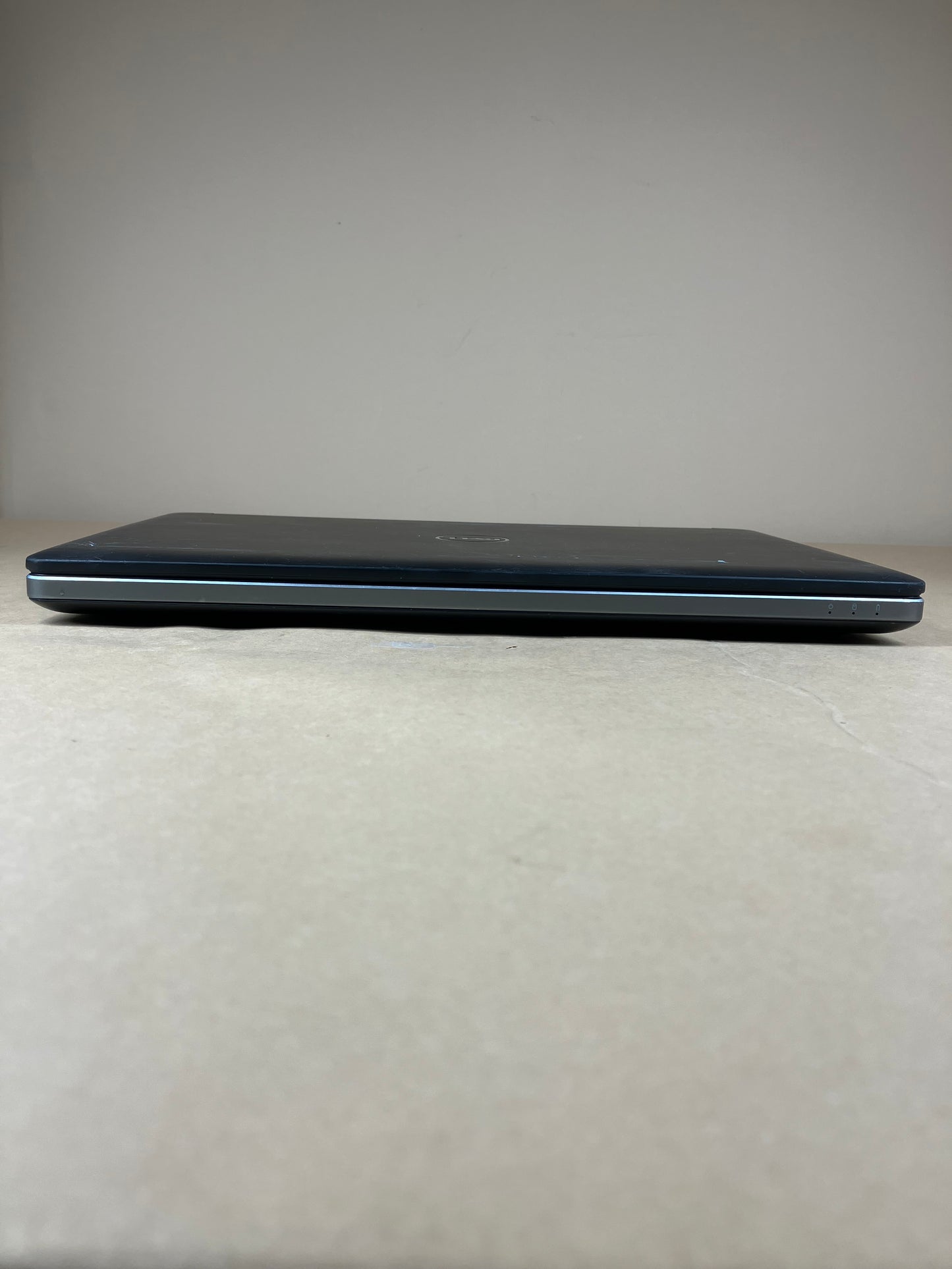 Dell Precision 7520 15.6" i7-6820HQ 2.7GHz 16GB RAM NO SSD Quadro M1200 NO OS