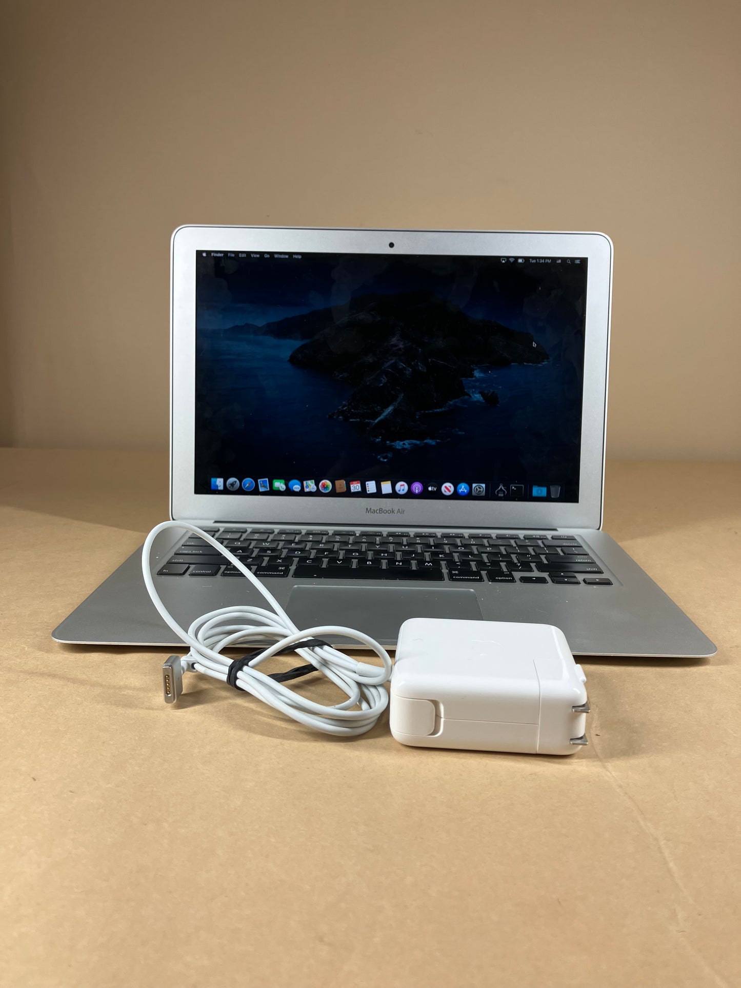 2017 Apple MacBook Air 13.3" i5 1.8GHz 8GB RAM 256GB SSD Silver A1466