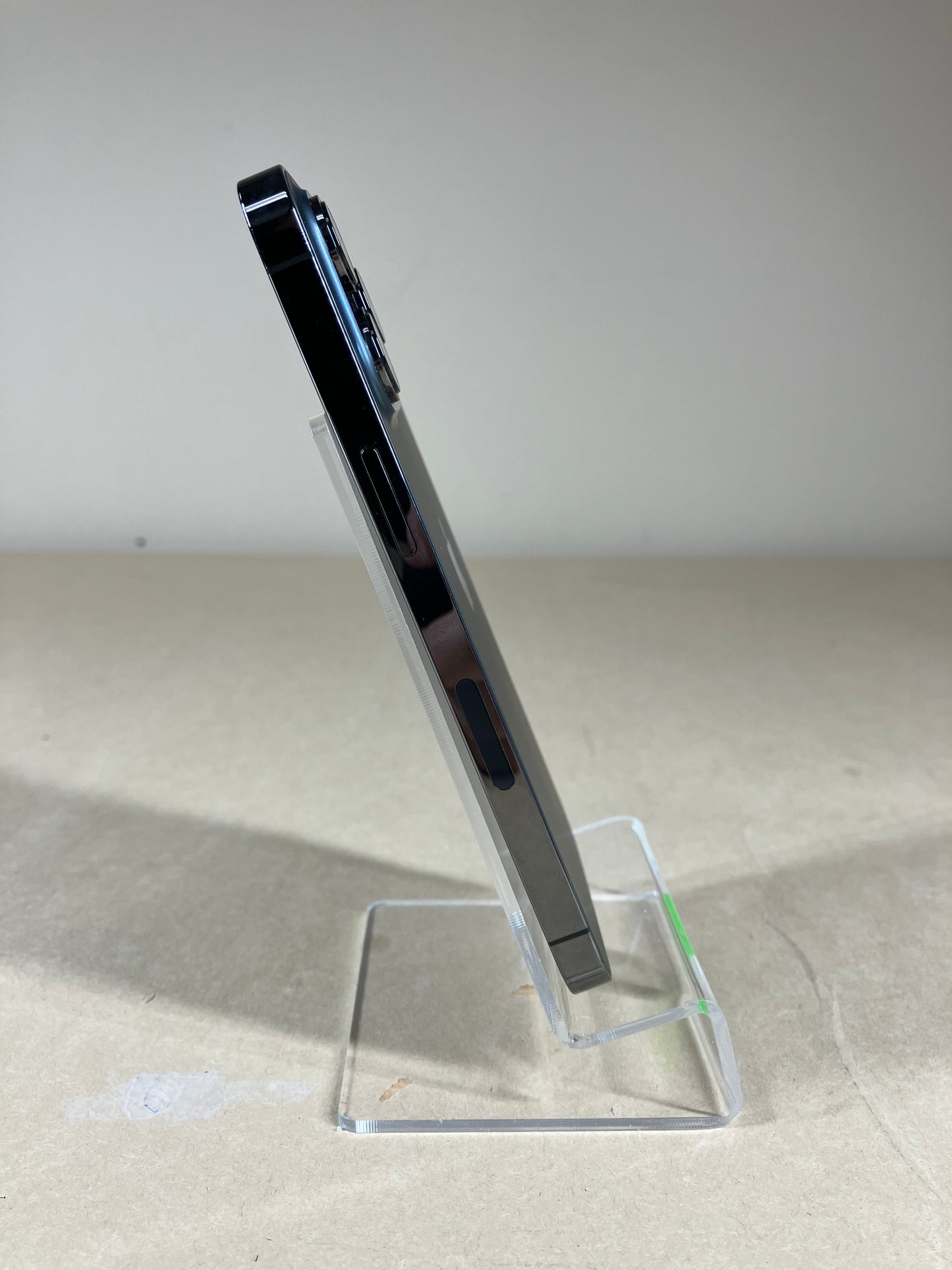 Unlocked Apple iPhone 13 Pro 128GB 18.6.2 Graphite MLR23LL/A