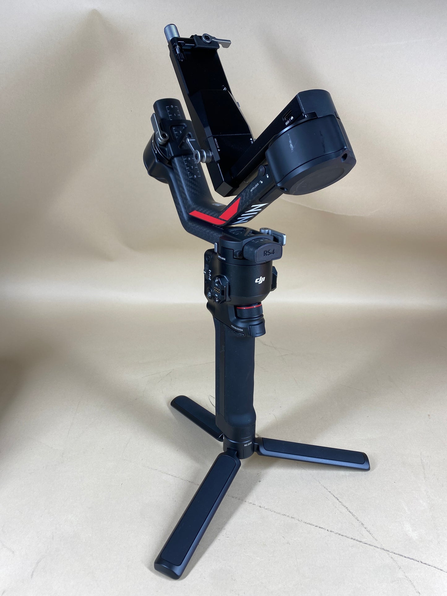 NEW DJI RS 4 Pro 3-Axis Gimbal P04P Bundle