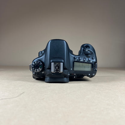 Canon EOS 70D with Canon 50 MM 1:18 STM Lens