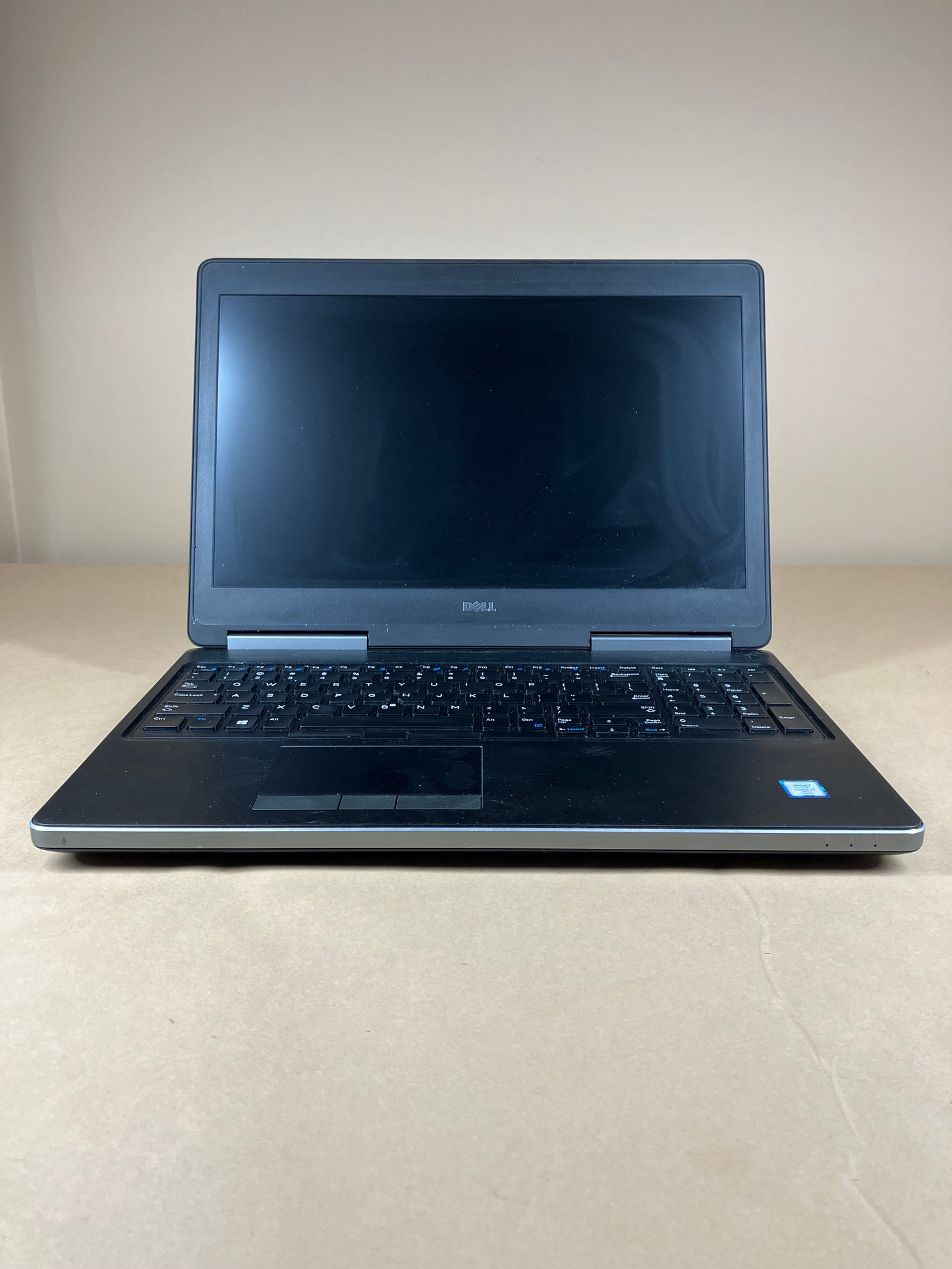 Dell Precision 7520 15.6" i7-6820HQ 2.7GHz 16GB RAM NO SSD Quadro M1200 NO OS