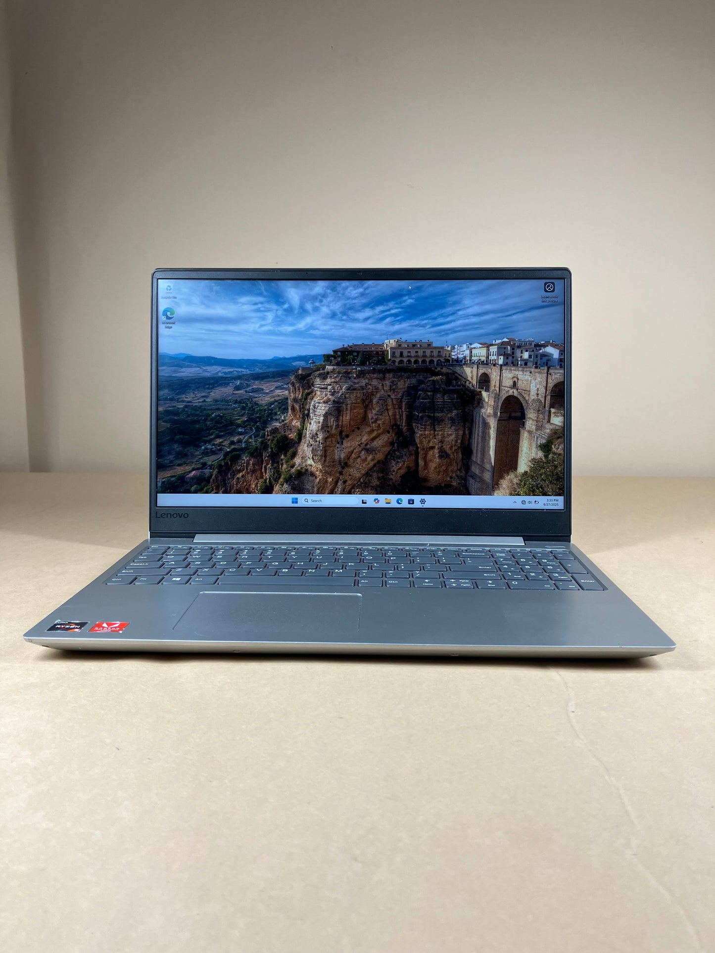 Lenovo IdeaPad 330S-15ARR 15.6" Ryzen 5 2500U 2.0GHz 20GB RAM 512GB SSD