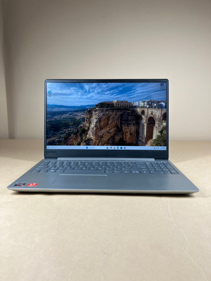 Lenovo IdeaPad 330S-15ARR 15.6" Ryzen 5 2500U 2.0GHz 20GB RAM 512GB SSD