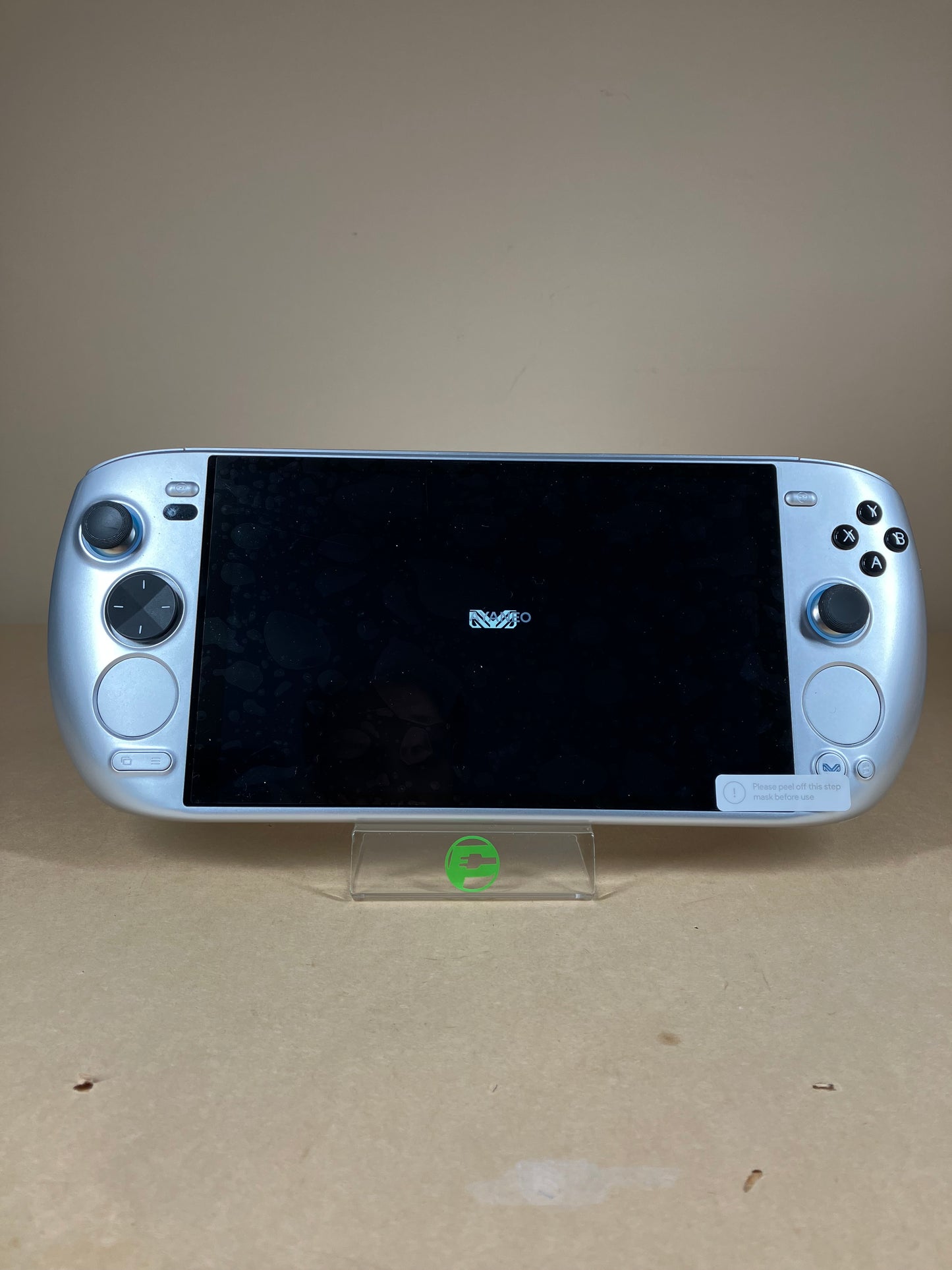 AYANEO KUN Handheld Gaming PC AMD Ryzen 7 8840U 32GB RAM 4TB SSD Silver Wing