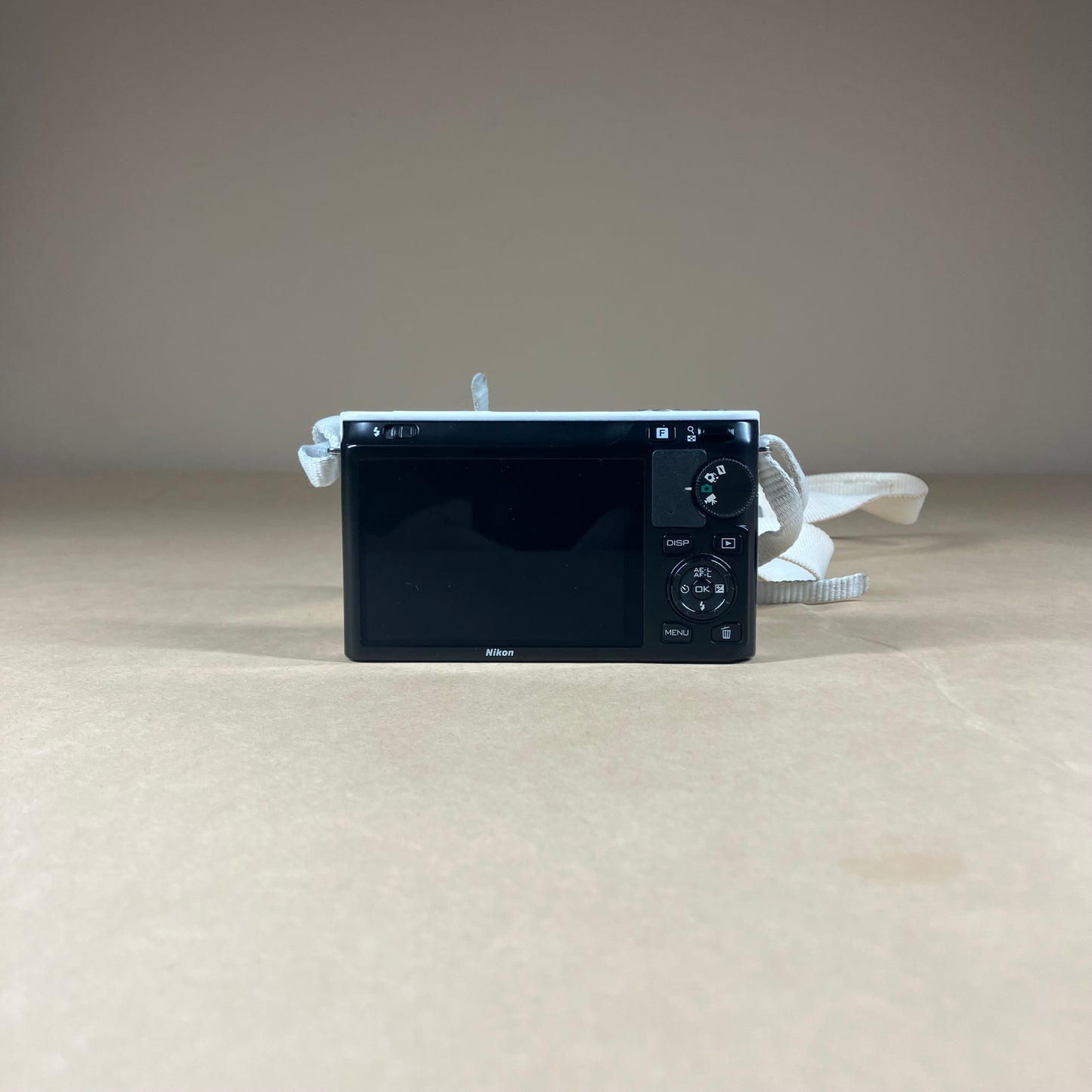 Nikon 1 J1 10.1MP Mirrorless Camera Unknown Shutter Count