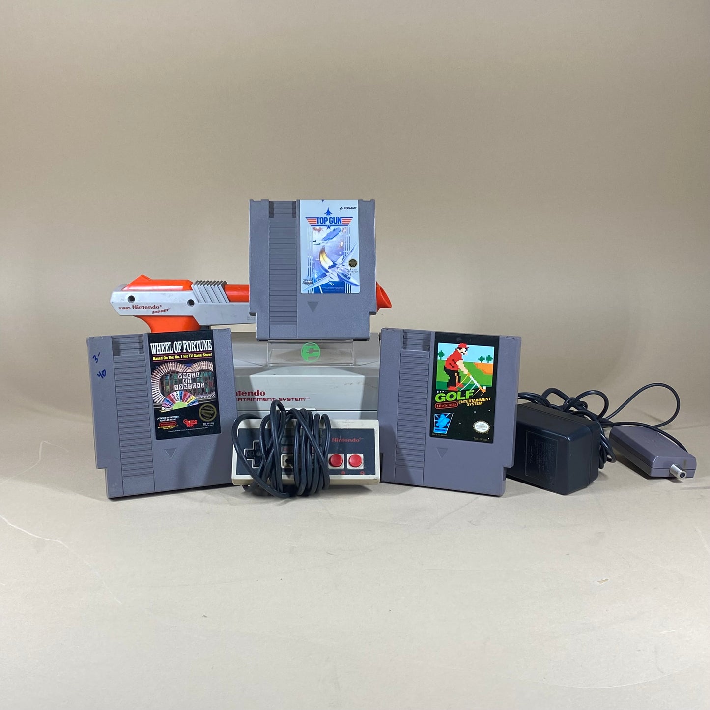 Nintendo Entertainment System NES Video Game Console NES-001 Gray Bundle