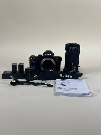 Sony Alpha 7 mark II 24.3MP Full Frame Interchangeable Lens Camera 468 Shutter