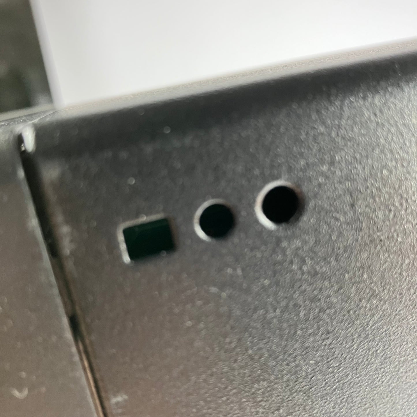 Lenovo ThinkStation P330 SFF Xeon E-2224G 3.40GHz 32GB RAM NO SSD NO OS