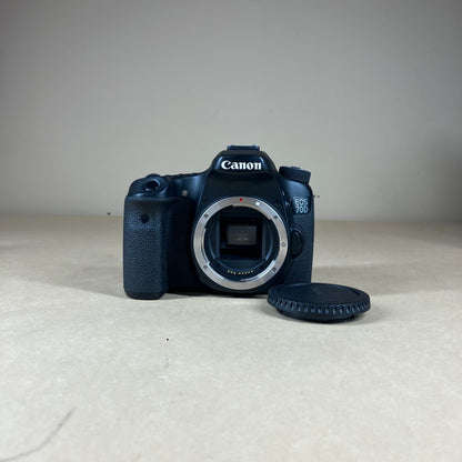 Canon EOS 70D with Canon 50 MM 1:18 STM Lens