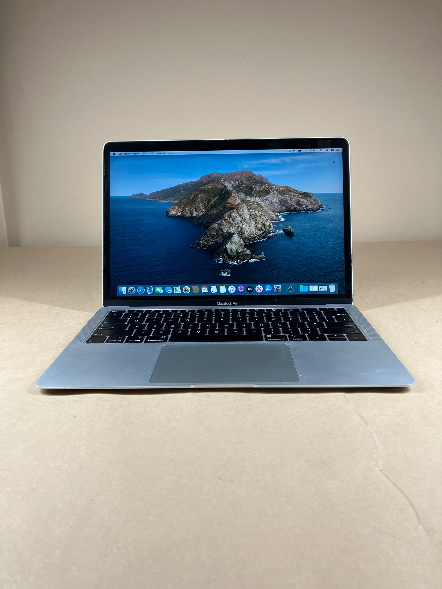 2018 Apple MacBook Air 13.3" i5 1.8GHz 8GB RAM 128GB SSD Silver A1932