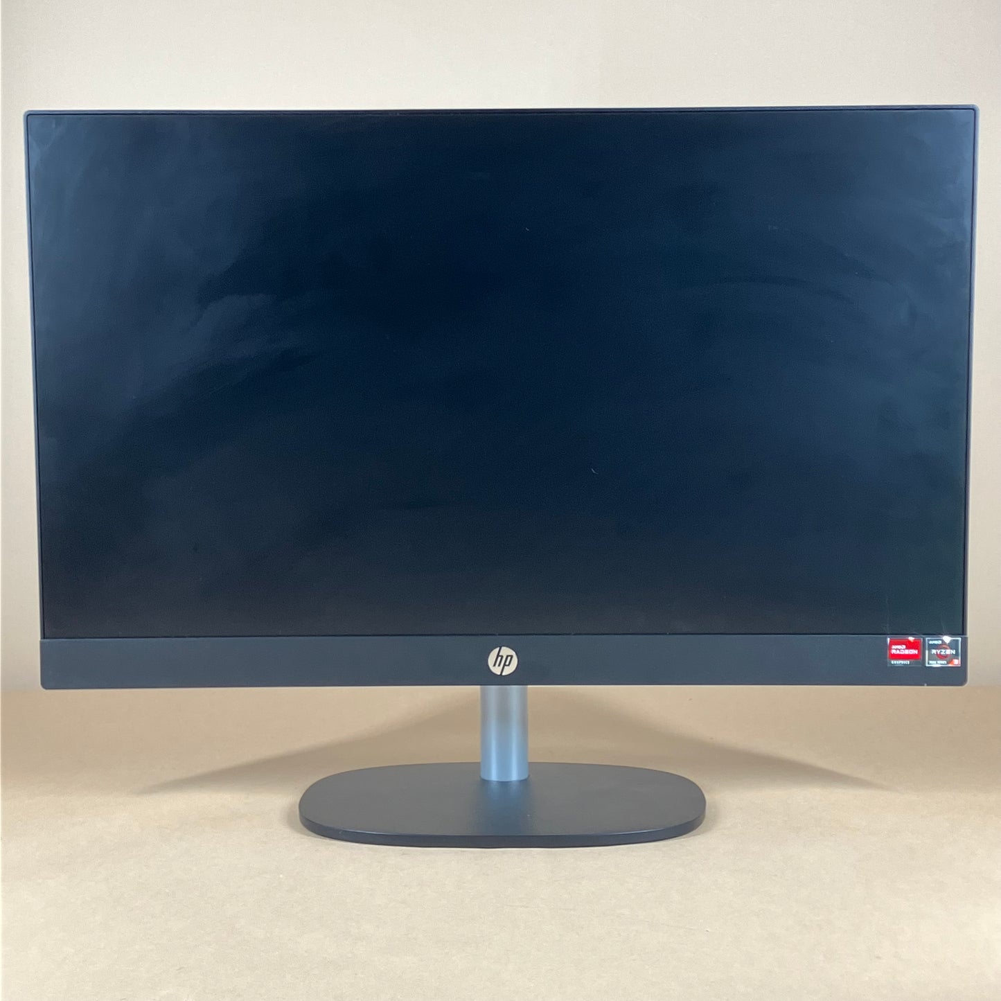 HP AIO 24-CR0114 23.8" Ryzen 3 7320u 2.40GHz 8GB RAM