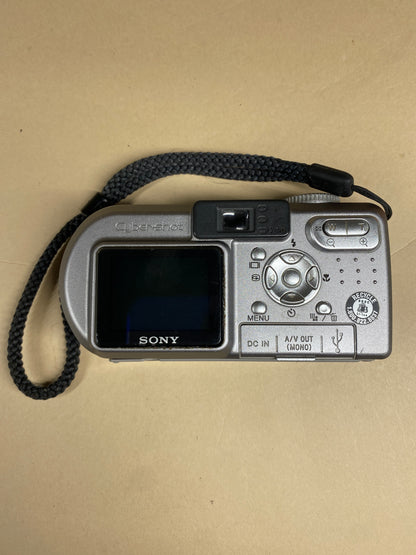 Sony Cyber-Shot DSC-P10 5MP Y2K Compact Digital Camera Untested