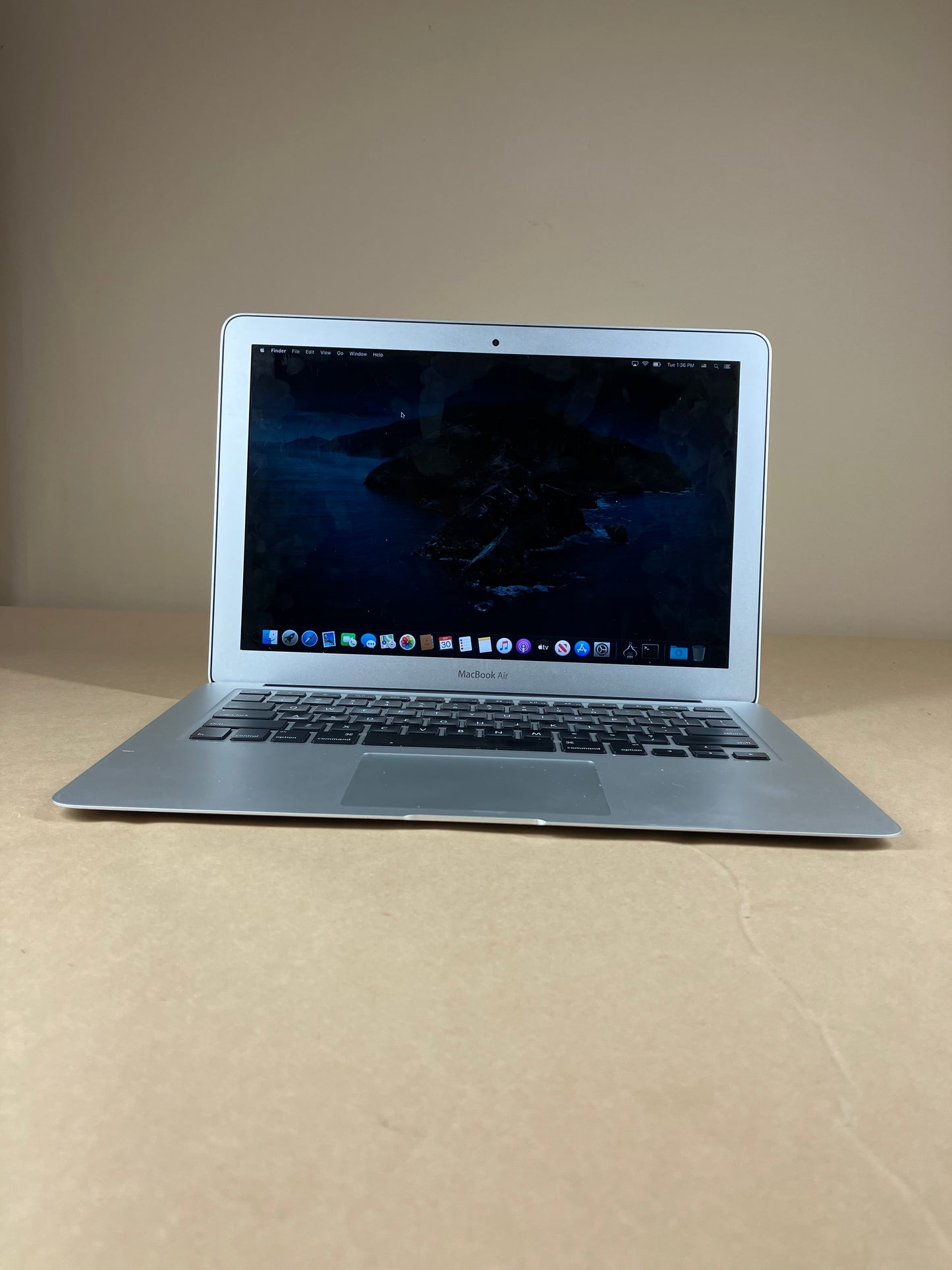 2017 Apple MacBook Air 13.3" i5 1.8GHz 8GB RAM 256GB SSD Silver A1466