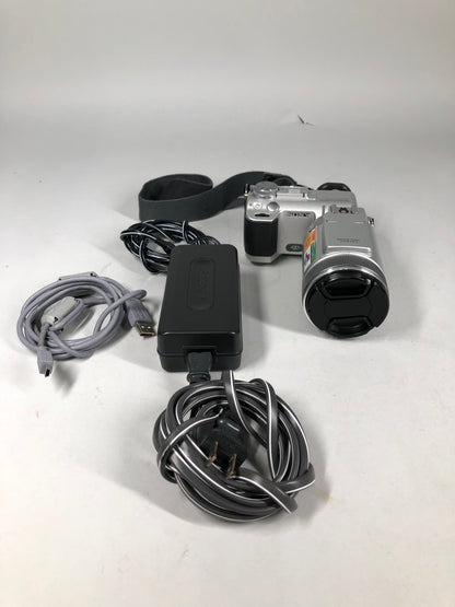 Sony Cyber-shot DSC-F717 5MP Digital Still Camera