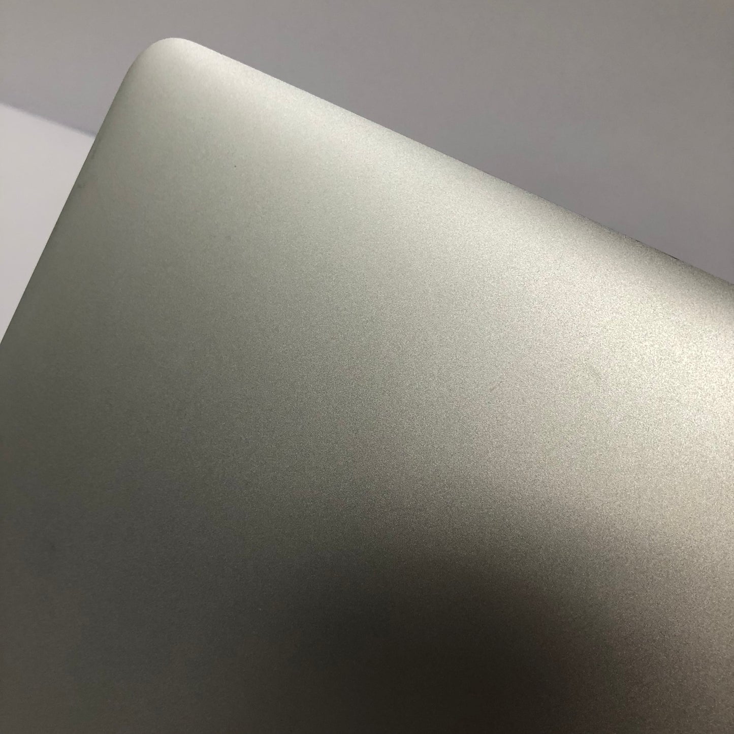 2015 Apple MacBook Air 13.3" i5 1.1GHz 4GB RAM 256GB SSD Silver A1466