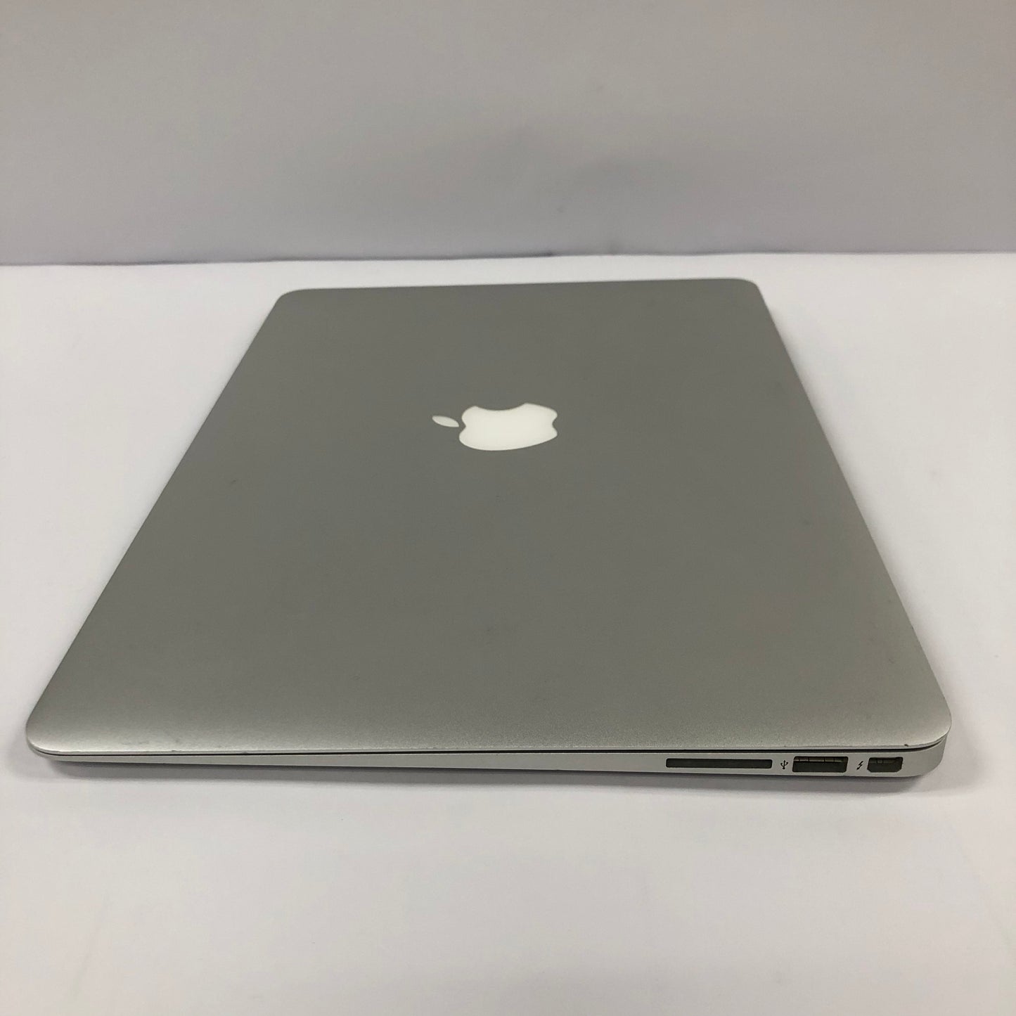 2015 Apple MacBook Air 13.3" i5 1.1GHz 4GB RAM 256GB SSD Silver A1466