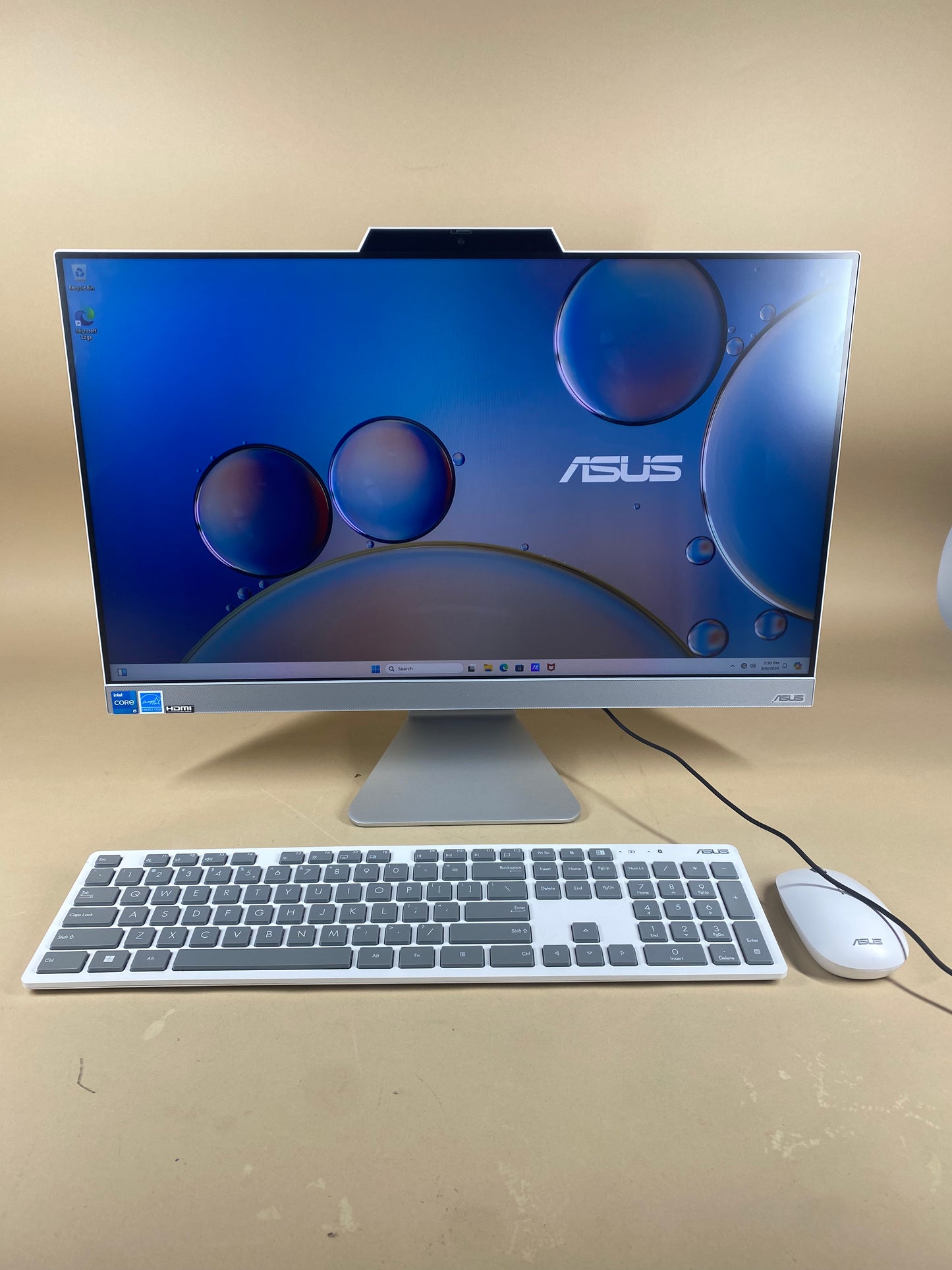 ASUS AIO A3402WBA 23.8" i5-1235U 1.30GHz 8GB RAM